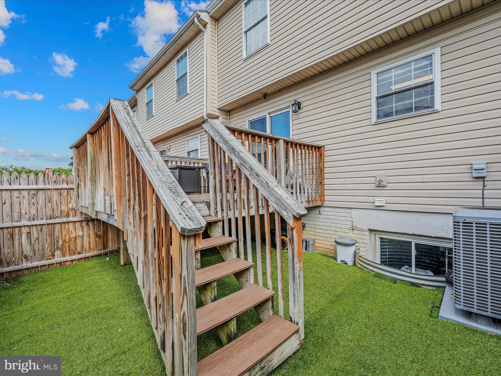 GEORGETOWN SQUARE - Residential