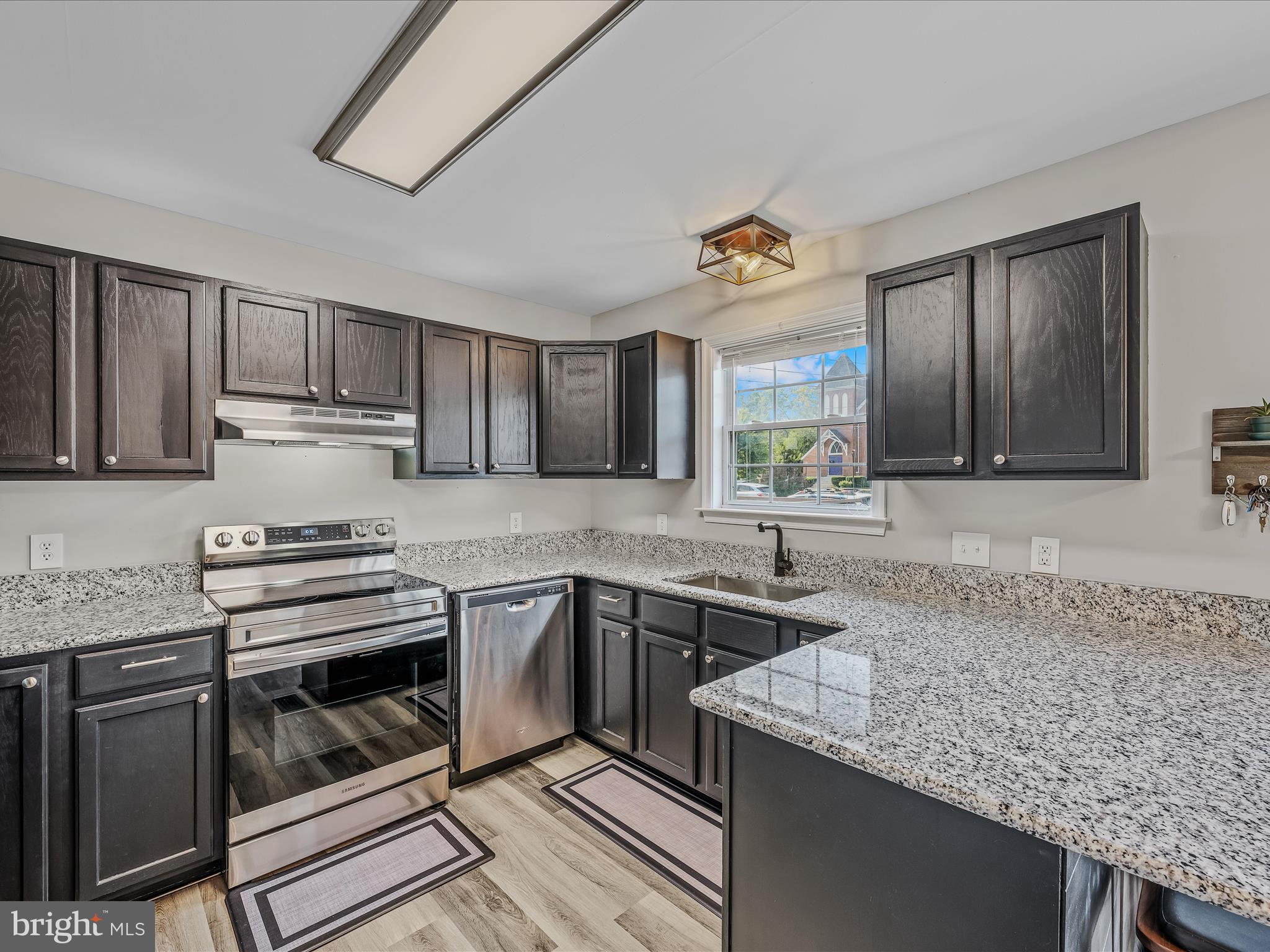 GEORGETOWN SQUARE - Residential