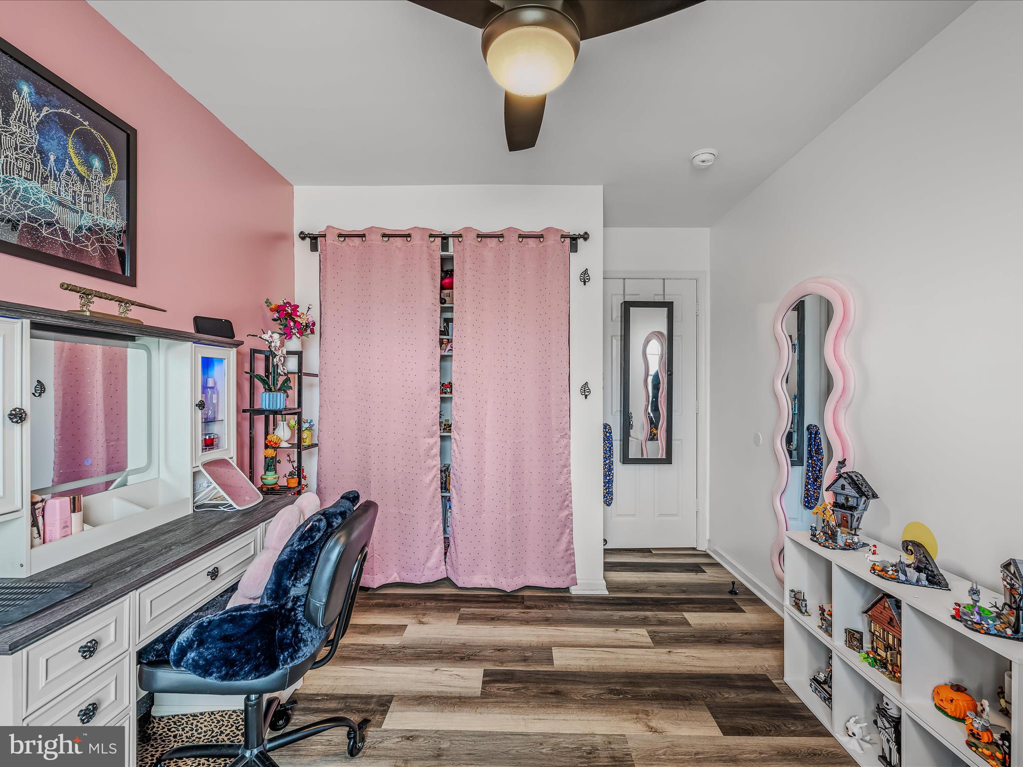 GEORGETOWN SQUARE - Residential