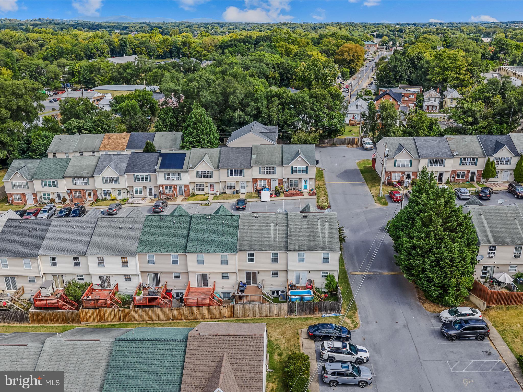 GEORGETOWN SQUARE - Residential