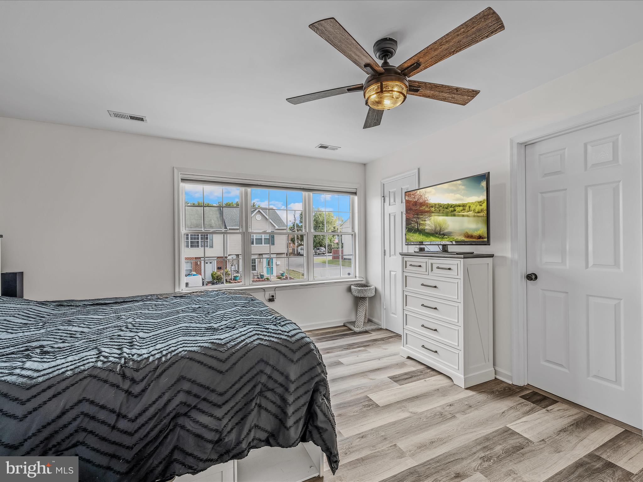 GEORGETOWN SQUARE - Residential