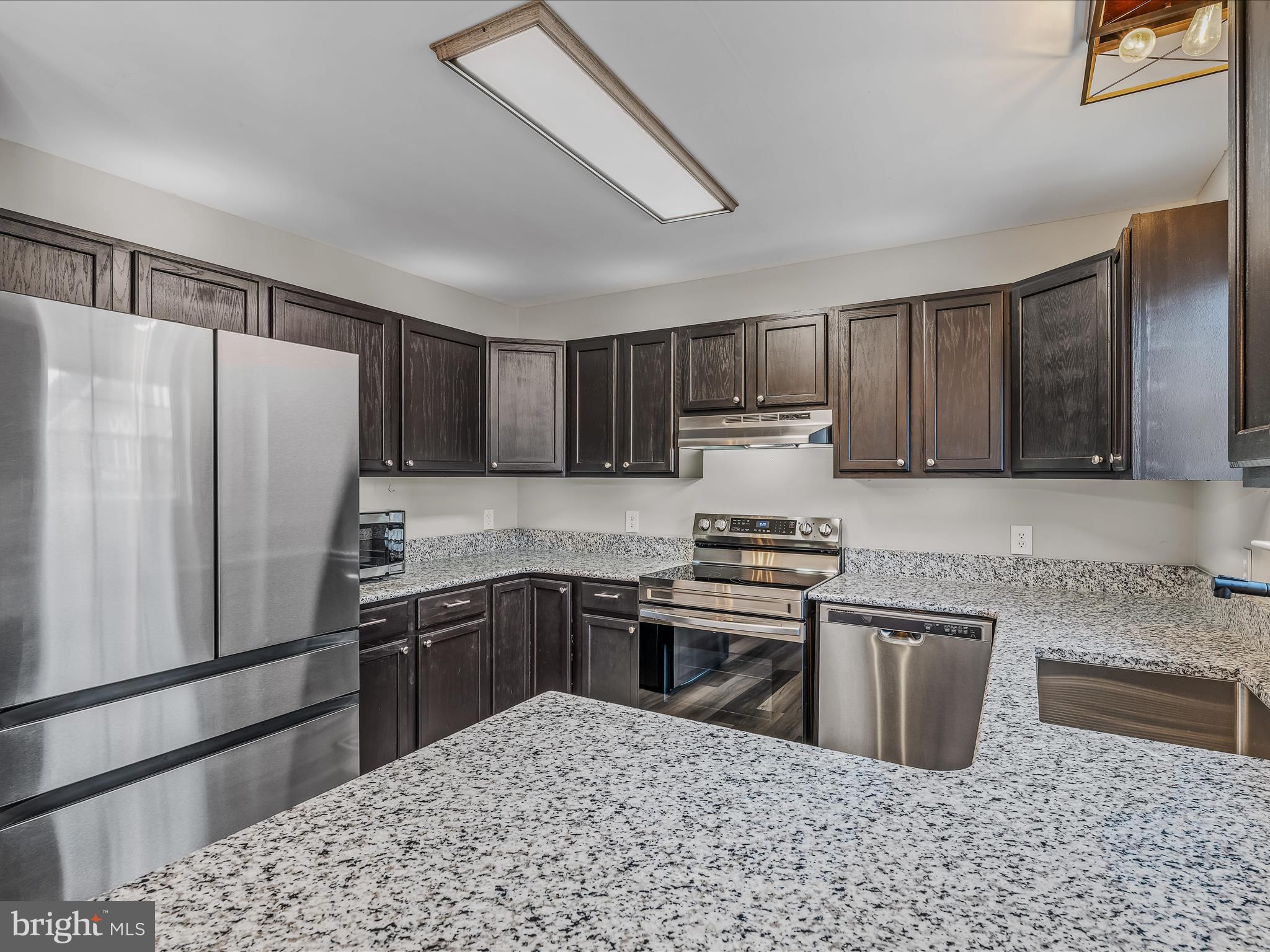 GEORGETOWN SQUARE - Residential