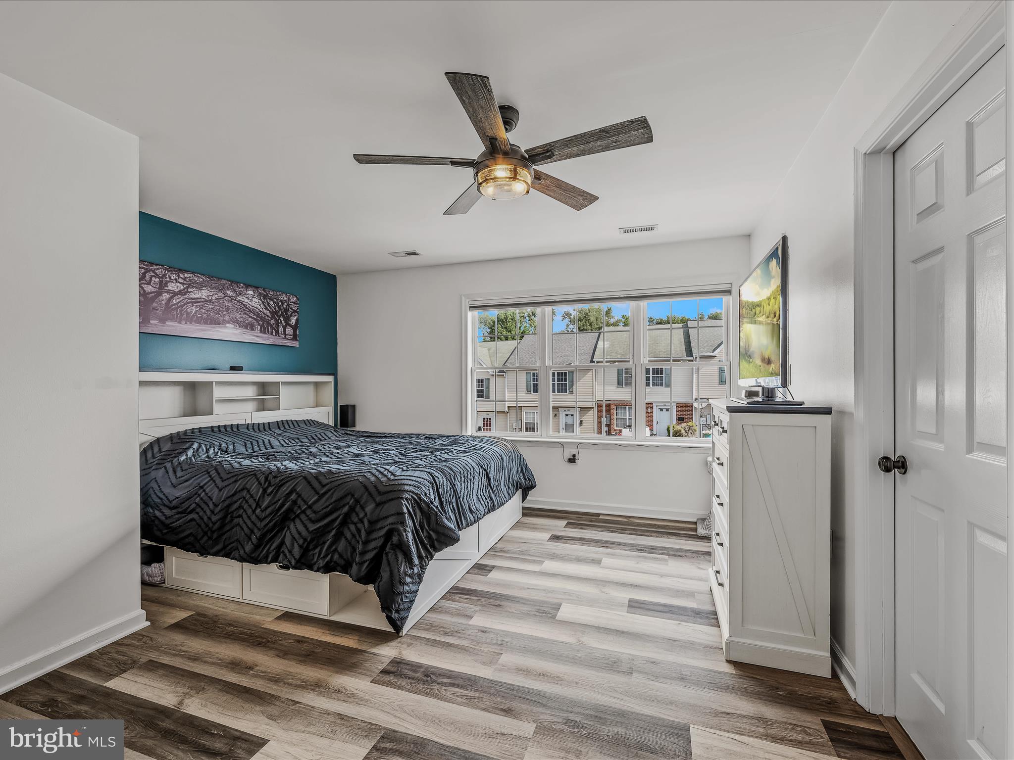 GEORGETOWN SQUARE - Residential