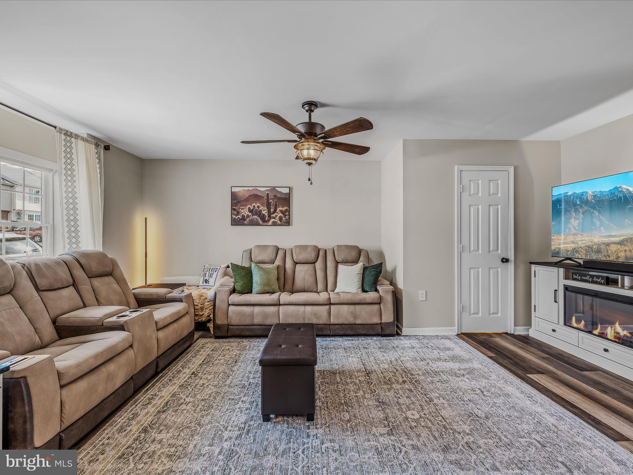 GEORGETOWN SQUARE - Residential