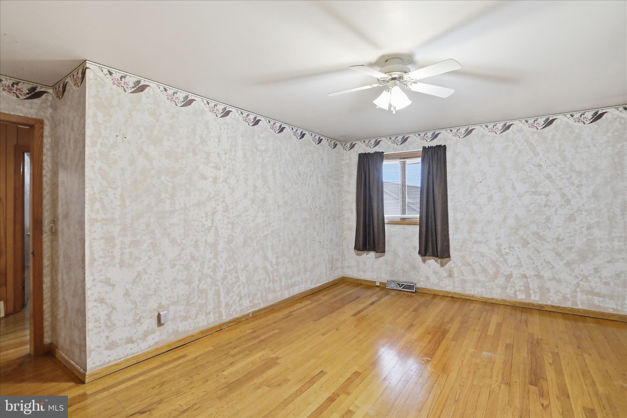 10233 PARKERSBURG ROAD