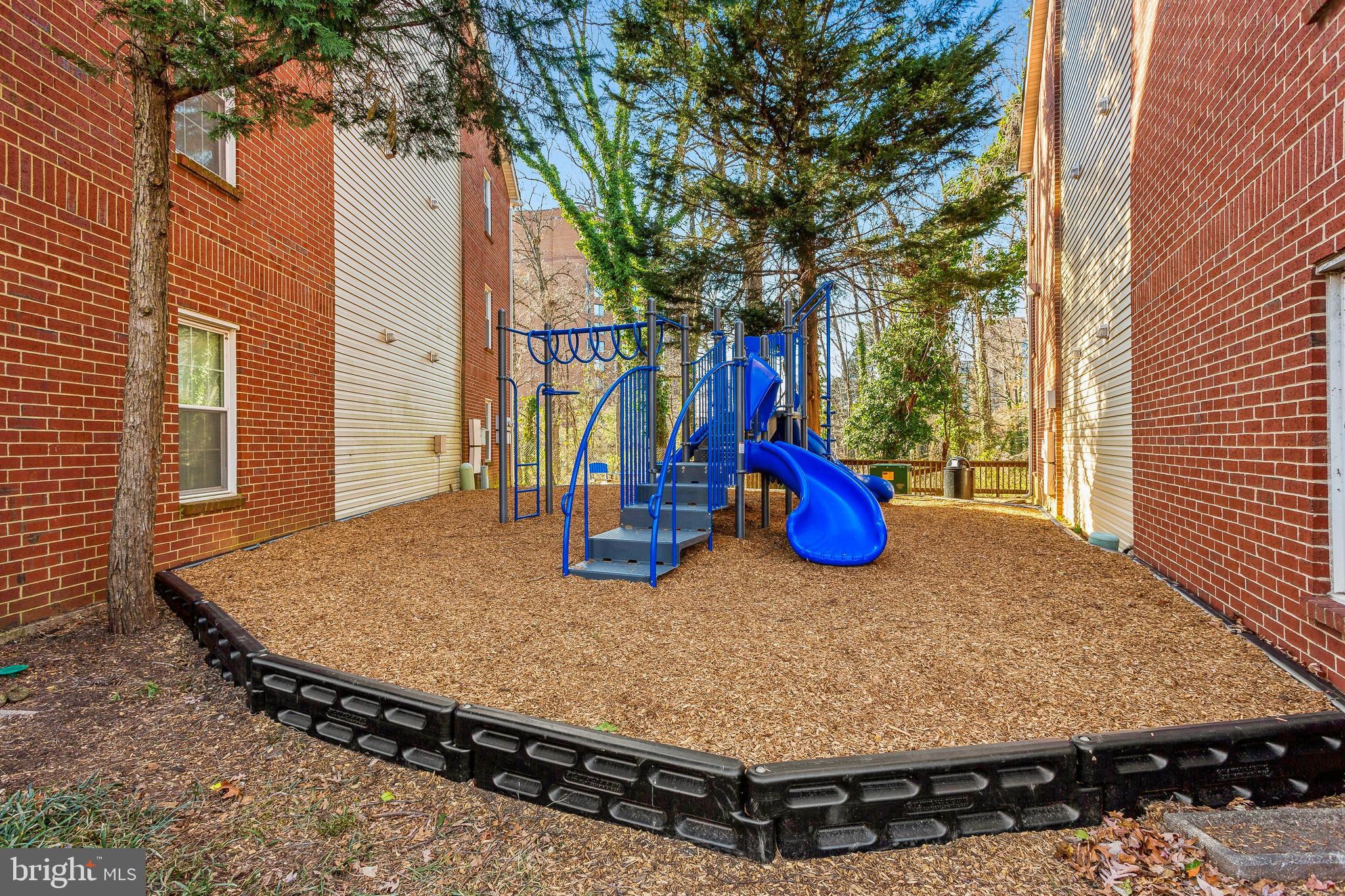 POINTE AT PARK CENTER - Residential Lease