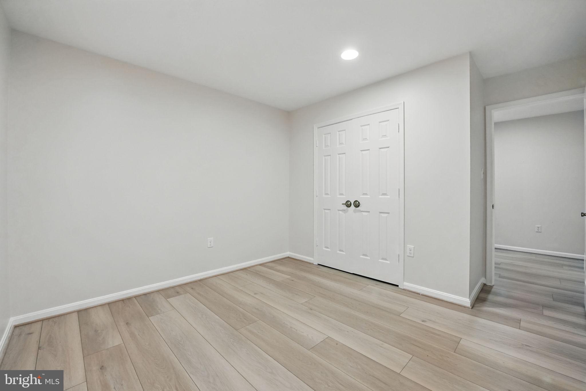 PINECREST - Residential