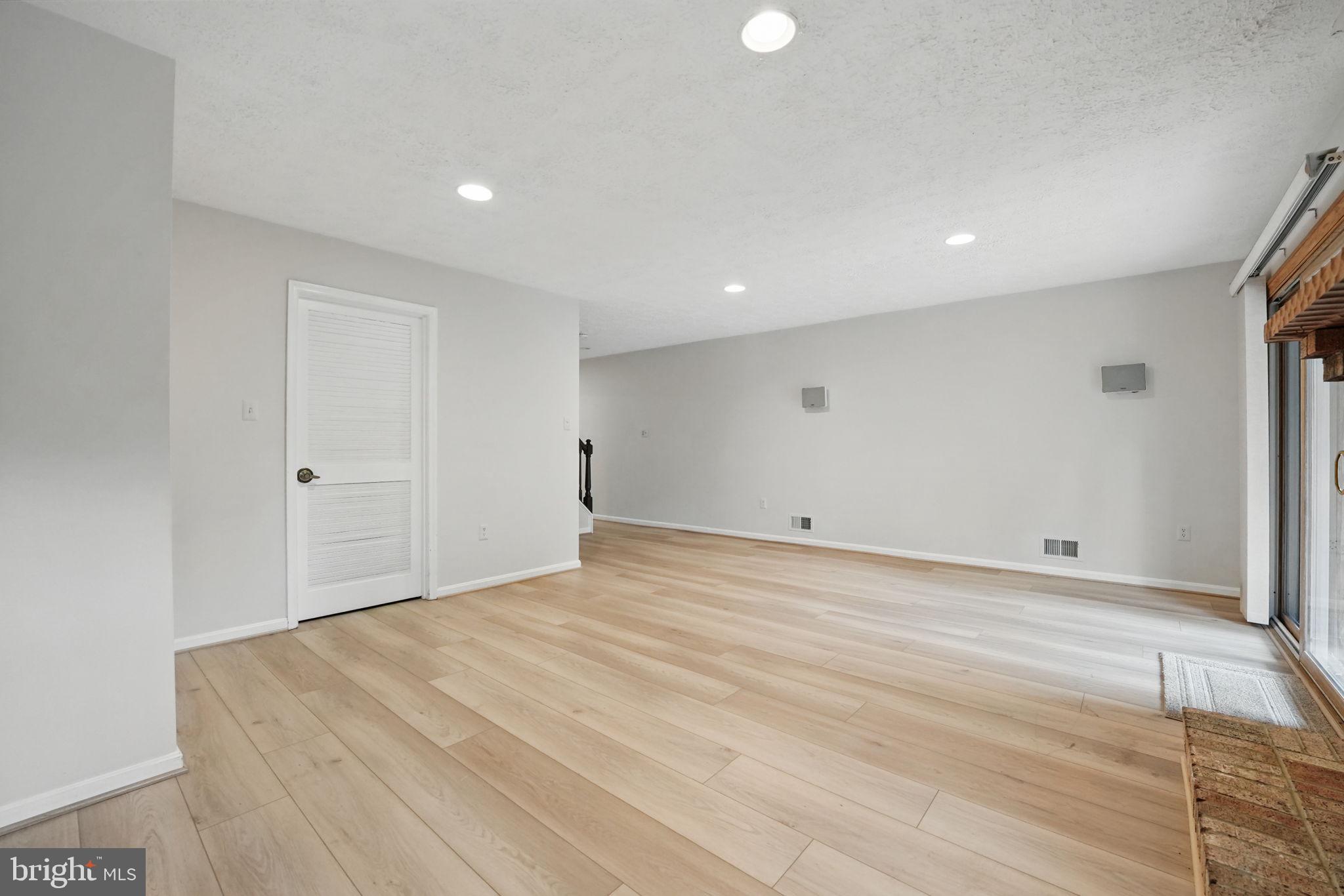 PINECREST - Residential