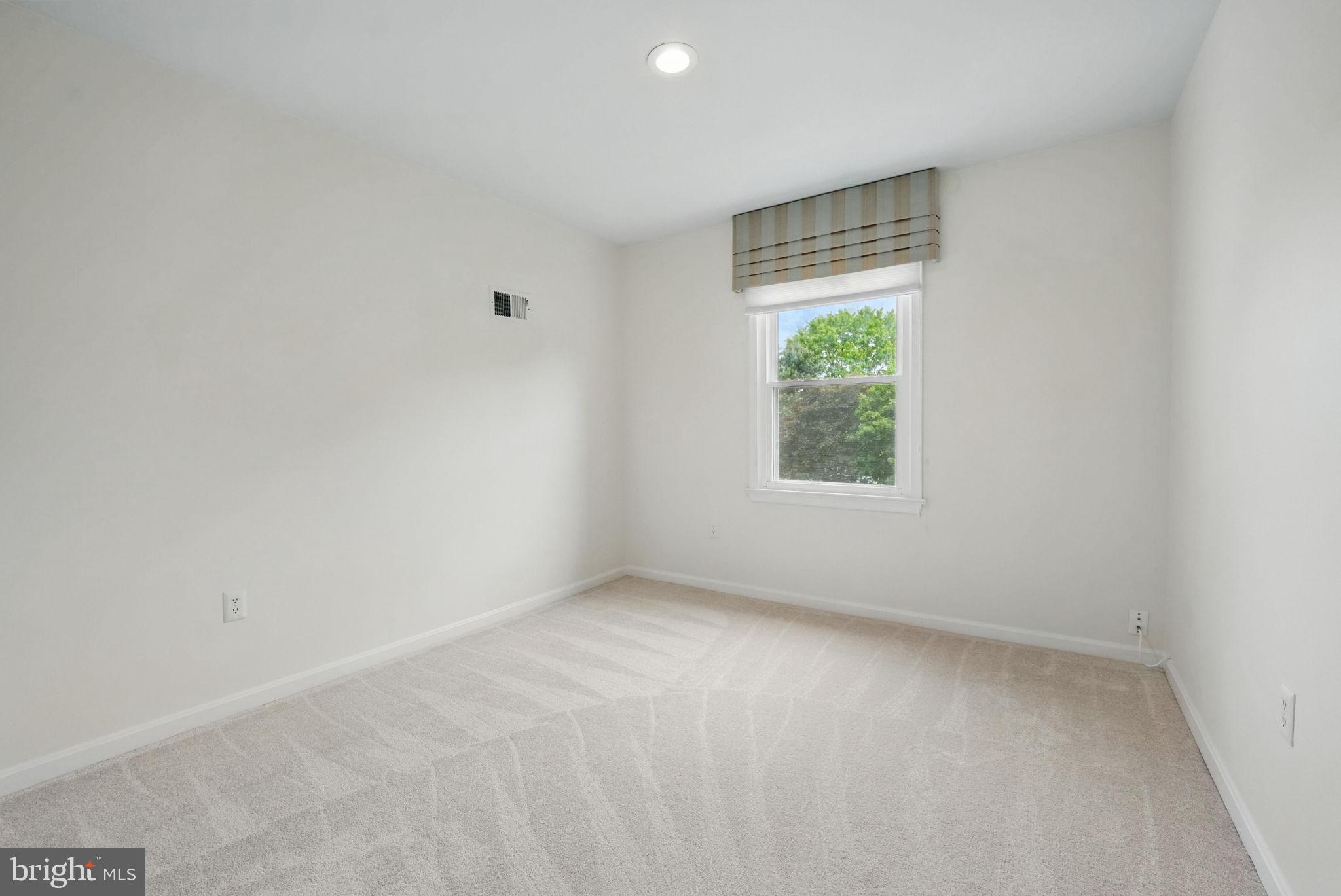 PINECREST - Residential