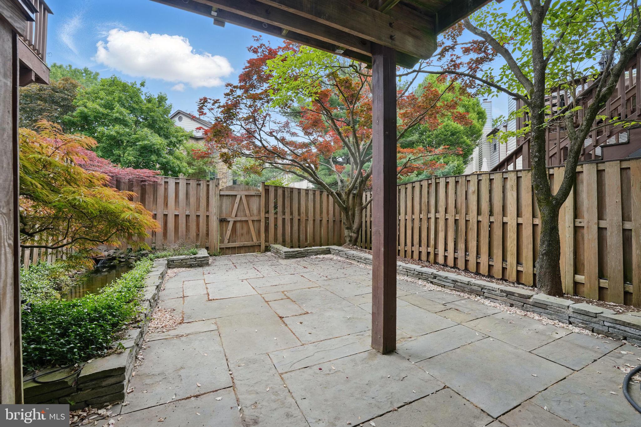 PINECREST - Residential