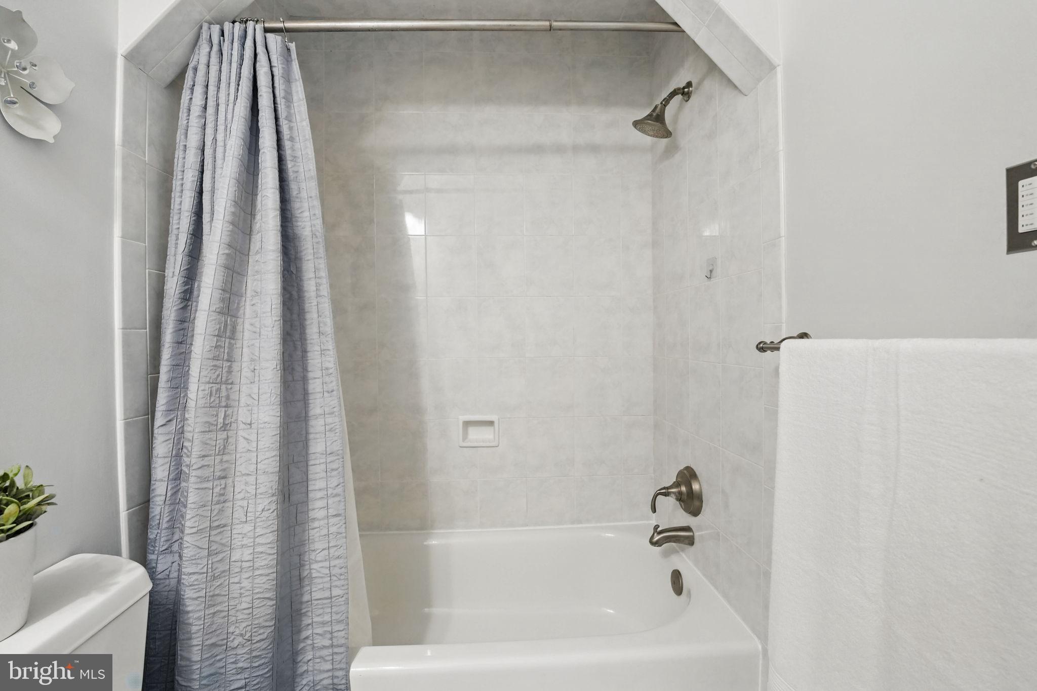 PINECREST - Residential