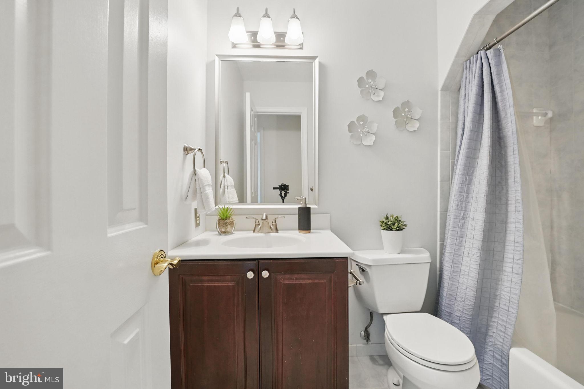 PINECREST - Residential