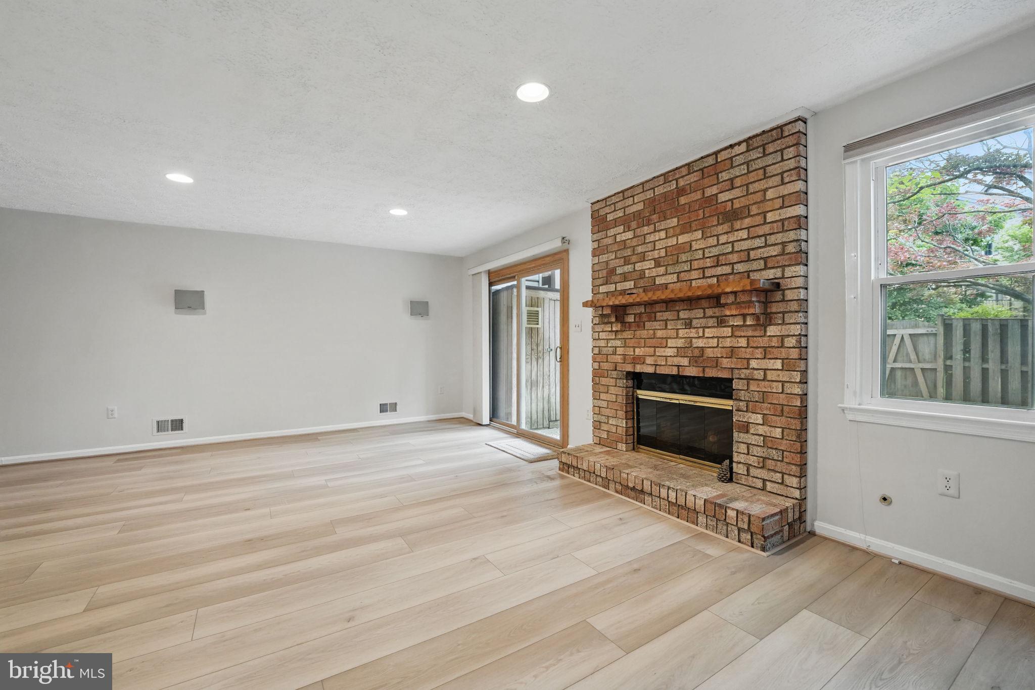 PINECREST - Residential