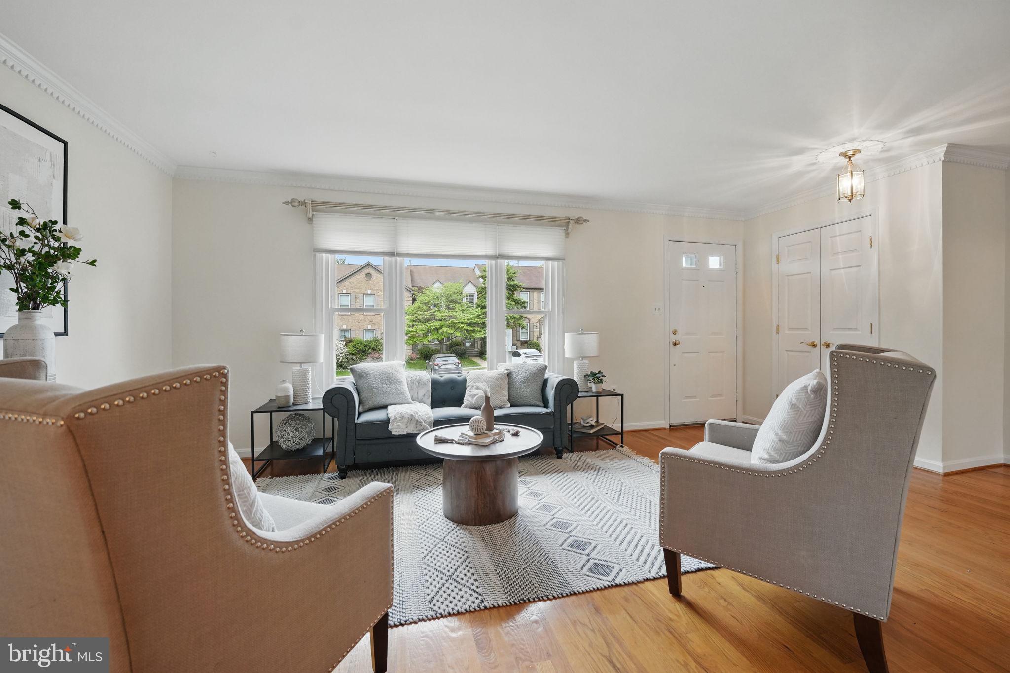 PINECREST - Residential