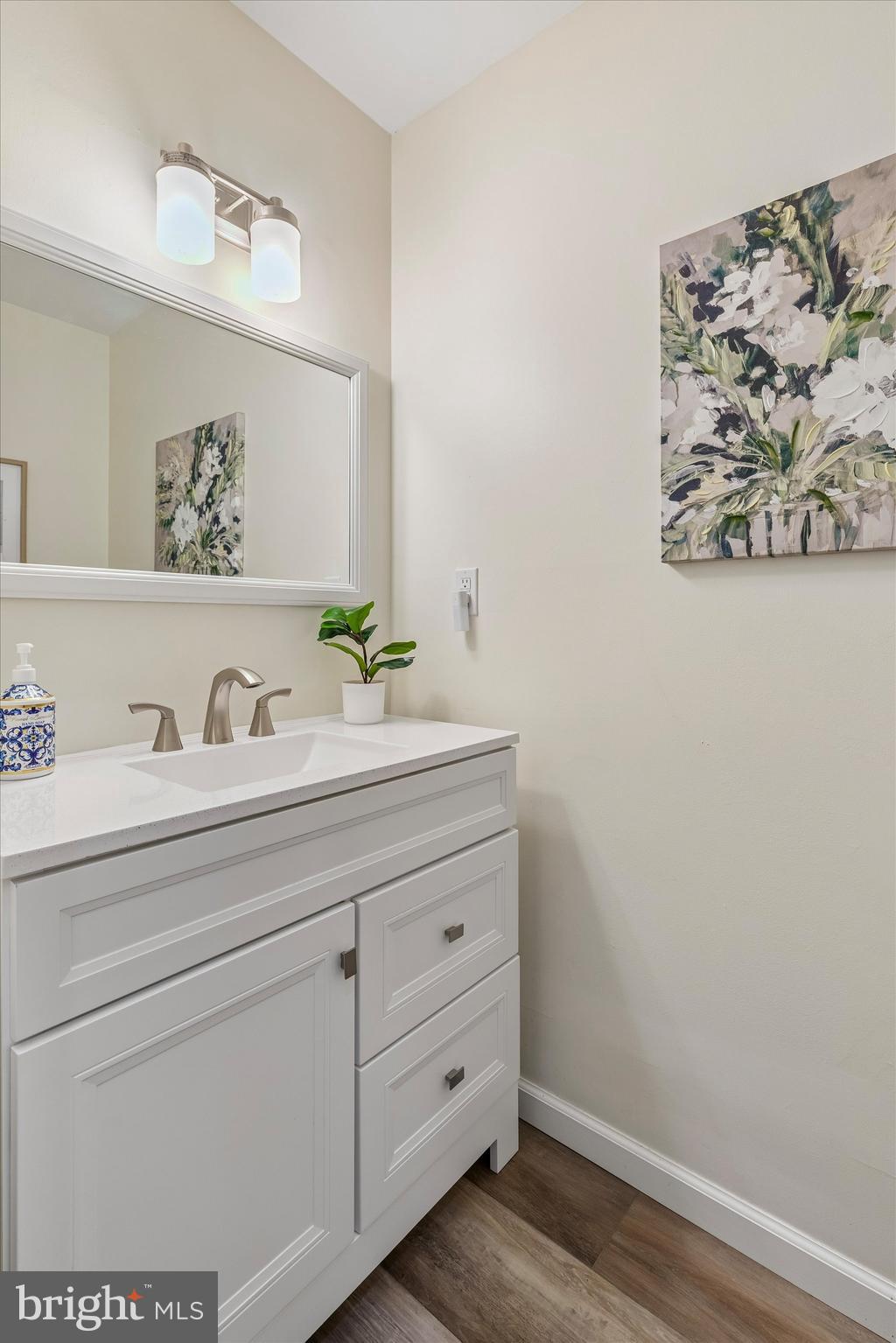 GWYNEDD HUNT - Residential