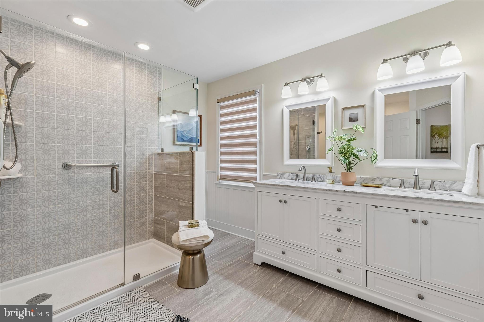 GWYNEDD HUNT - Residential