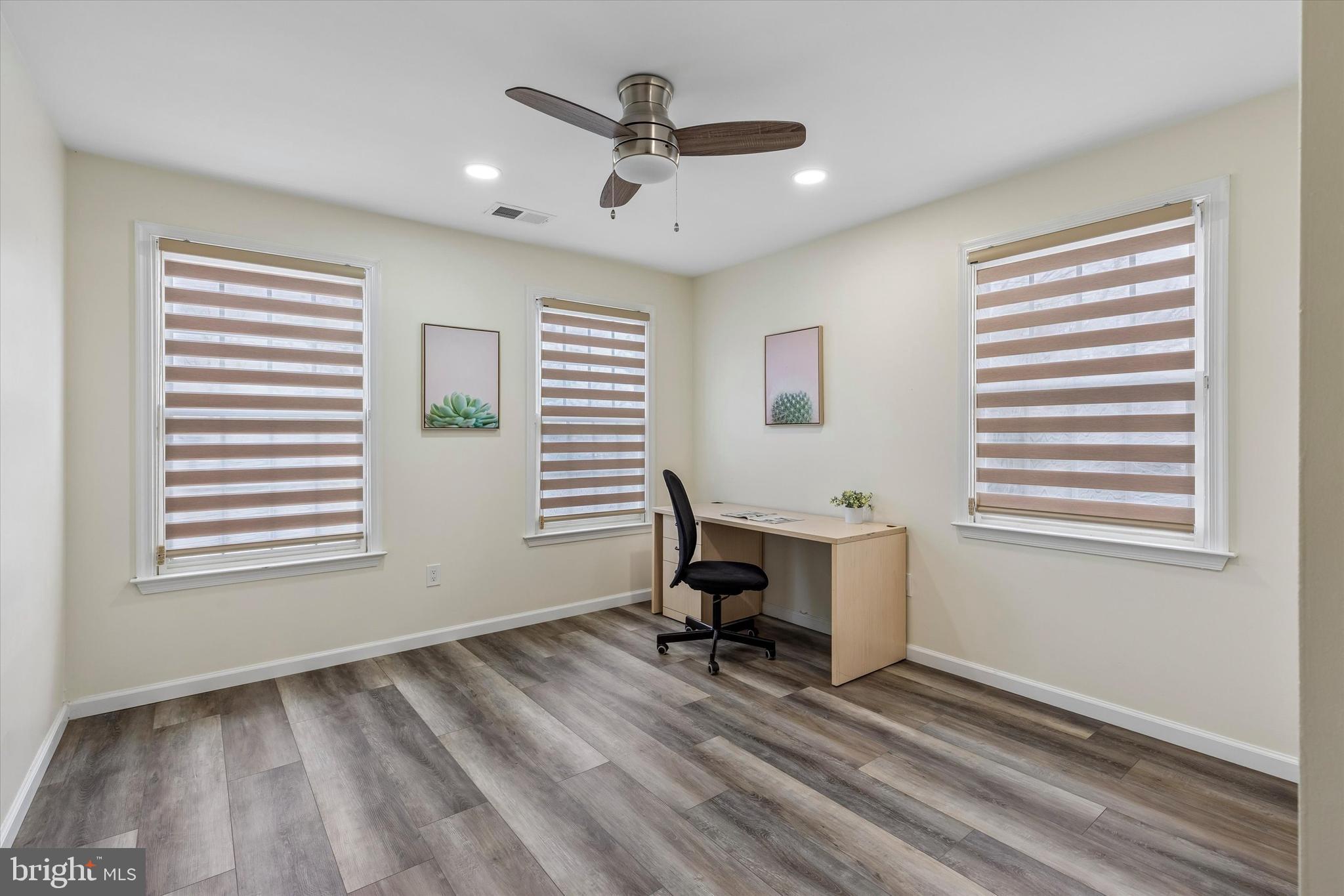 GWYNEDD HUNT - Residential