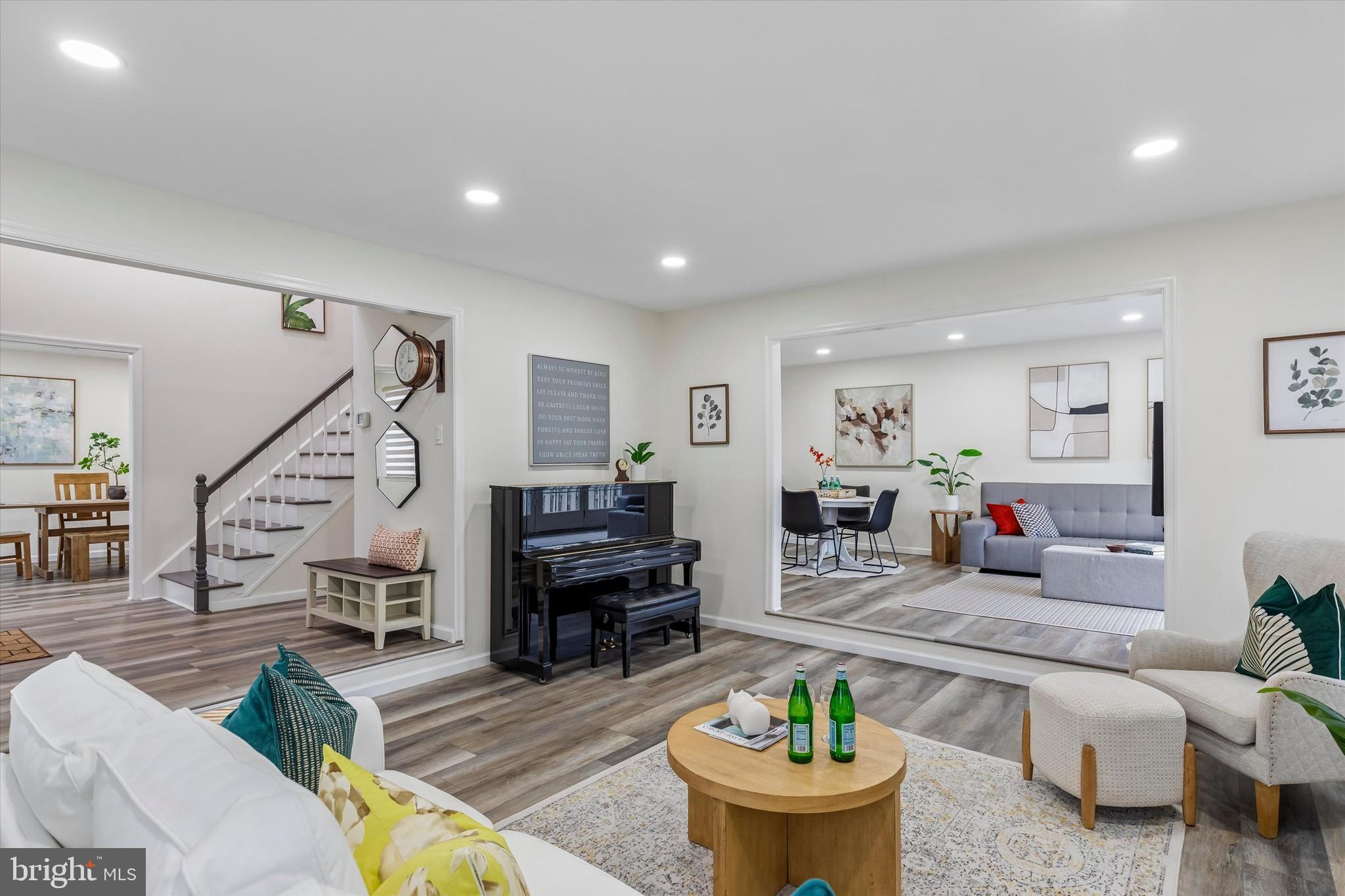 GWYNEDD HUNT - Residential