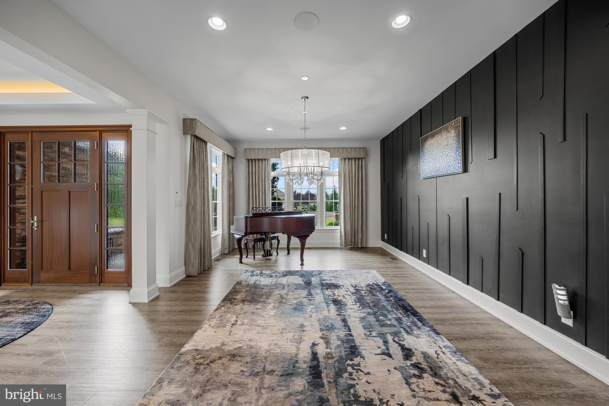 6 MEYERS CREEK COURT