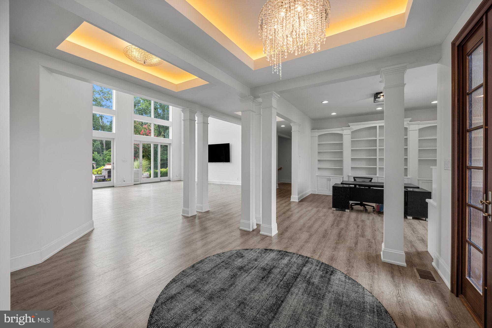 6 MEYERS CREEK COURT