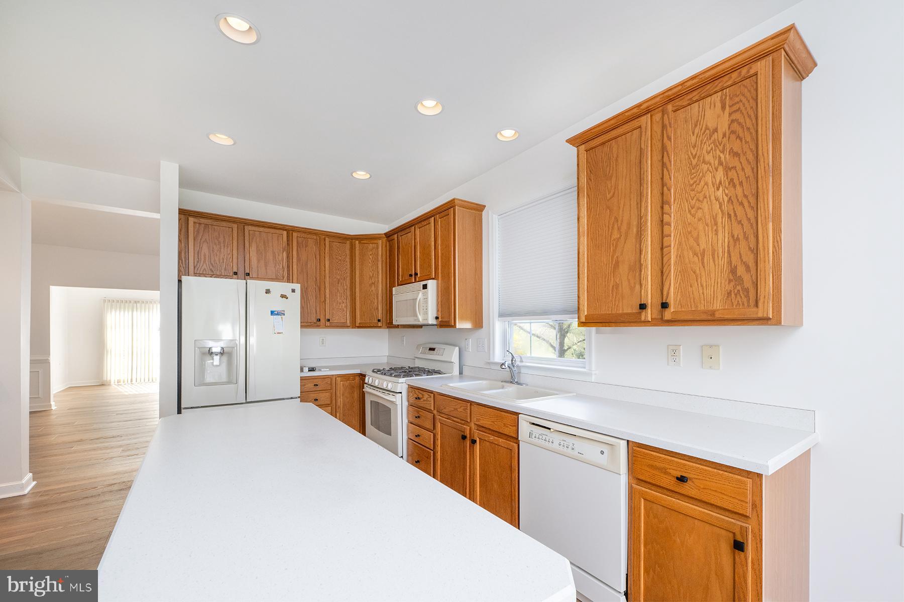 VILLAGES AT HILLVIEW - Residential