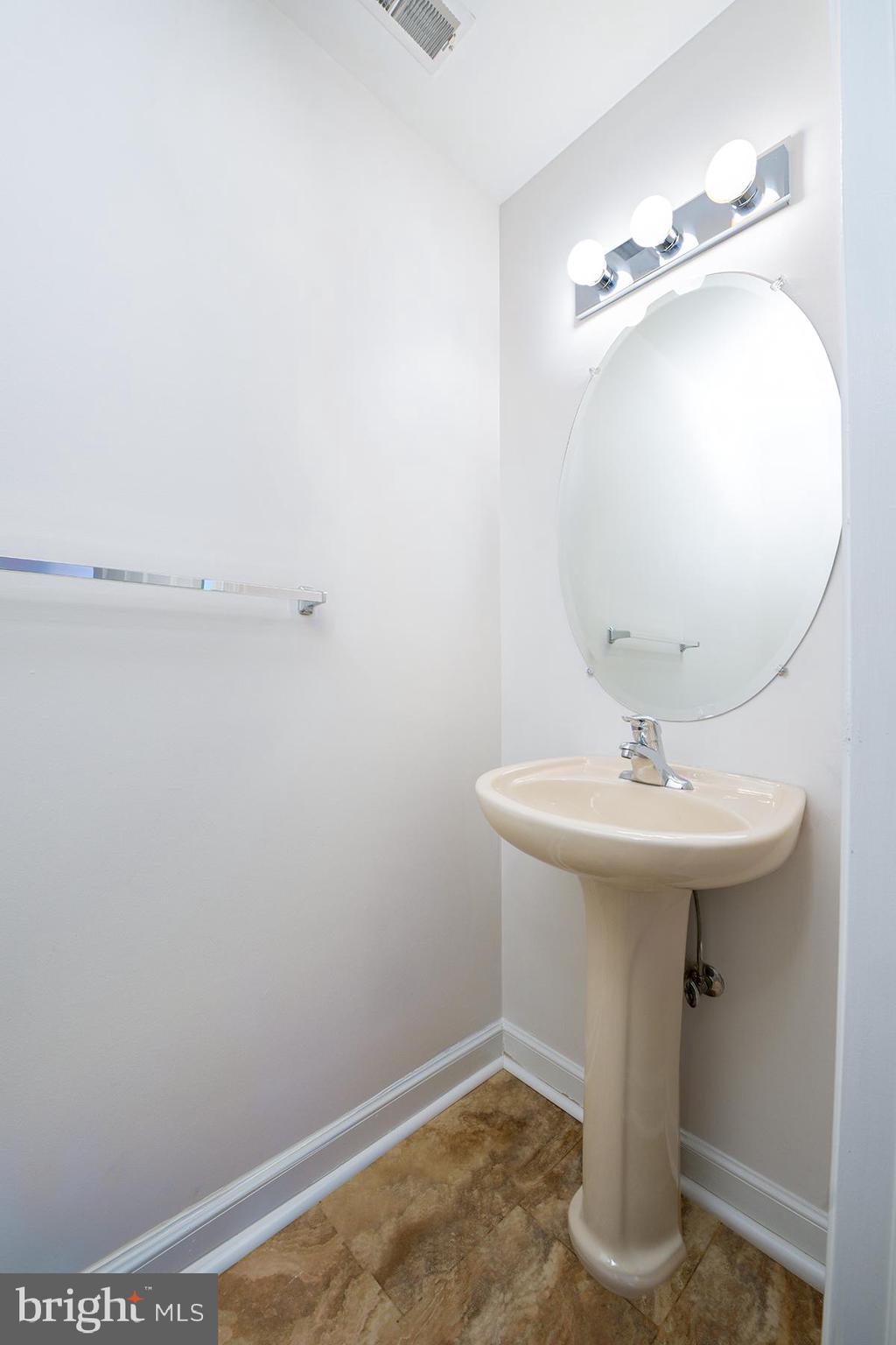 VILLAGES AT HILLVIEW - Residential