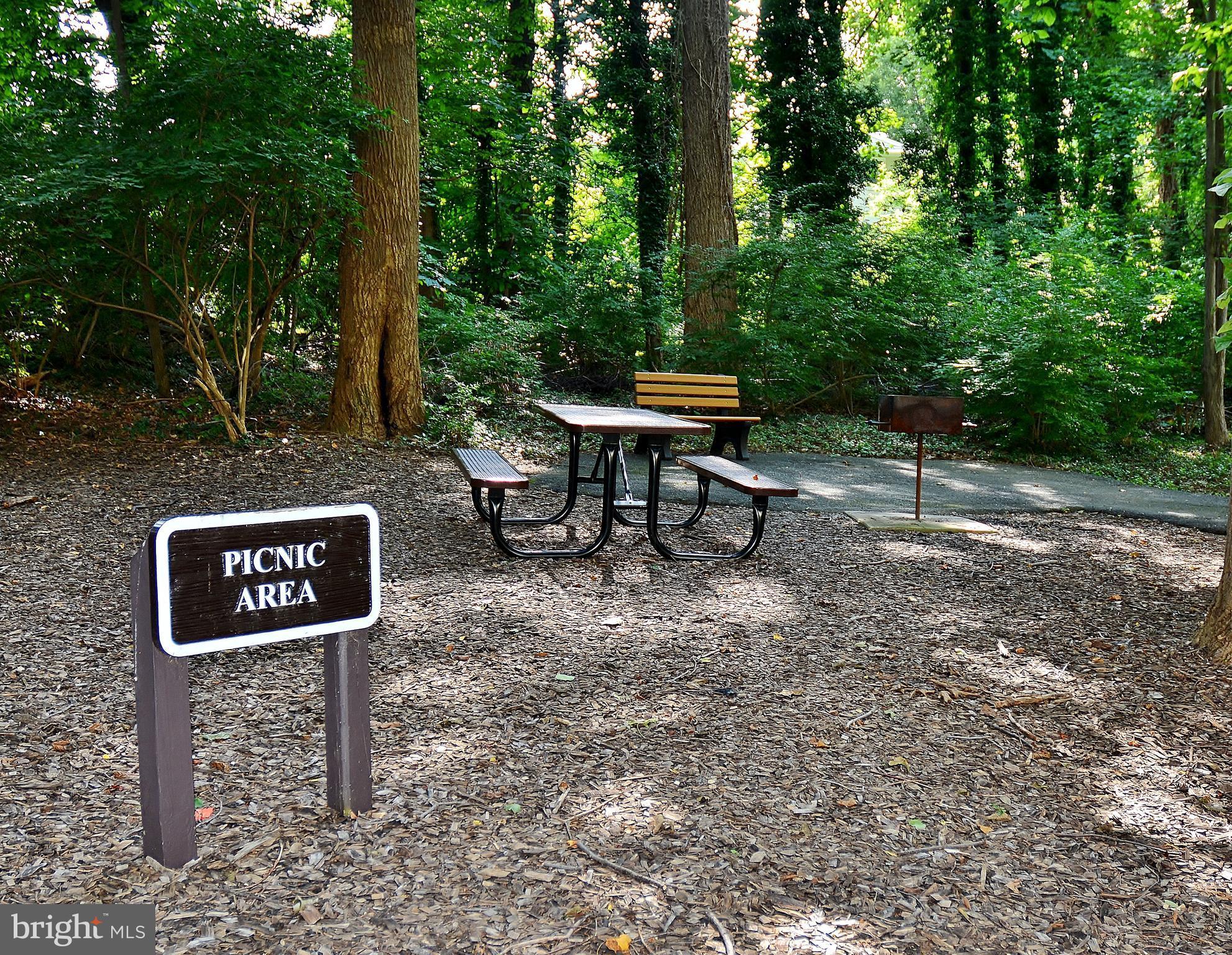 PROMENADE TOWERS - Residential