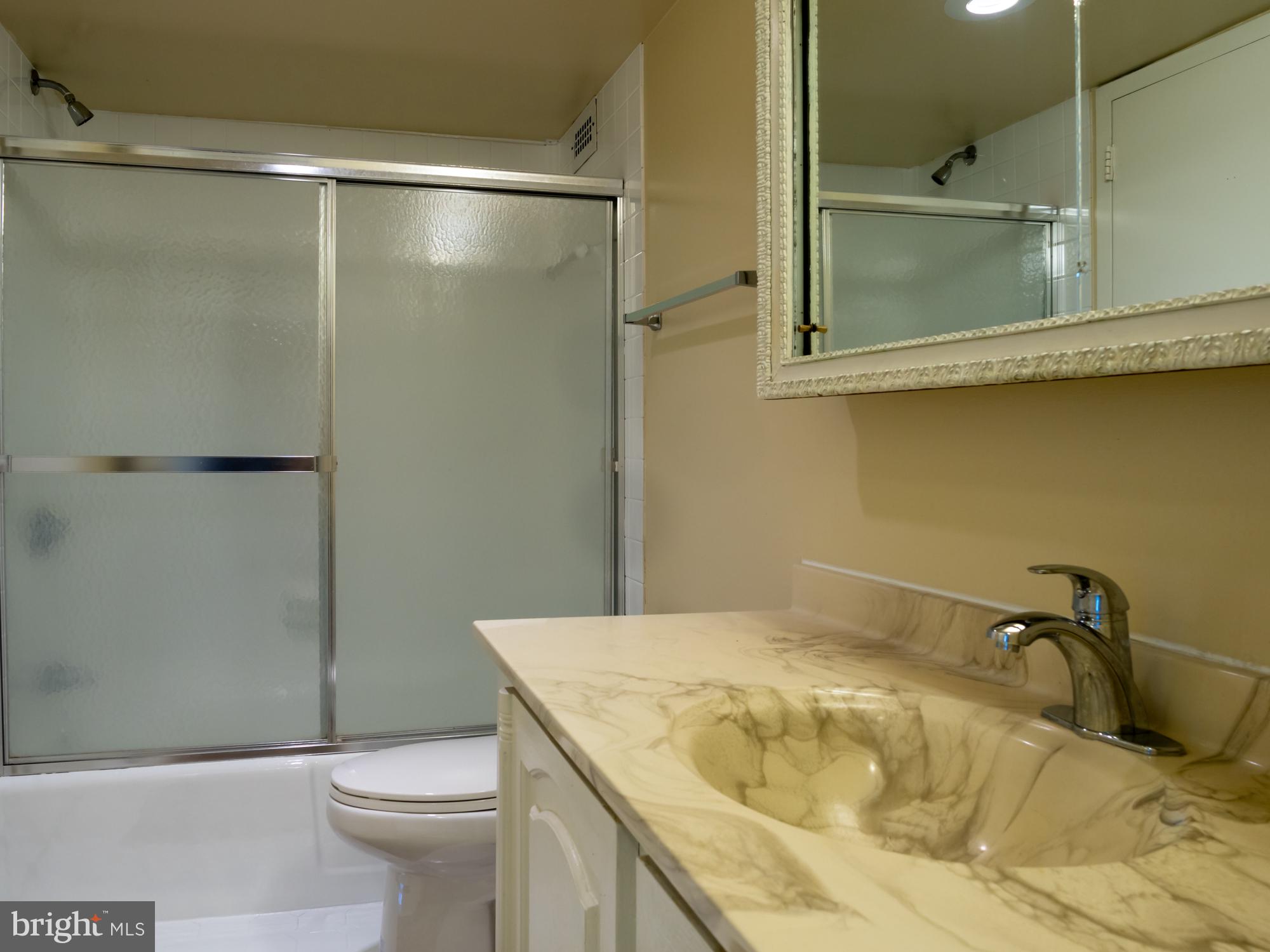 PROMENADE TOWERS - Residential