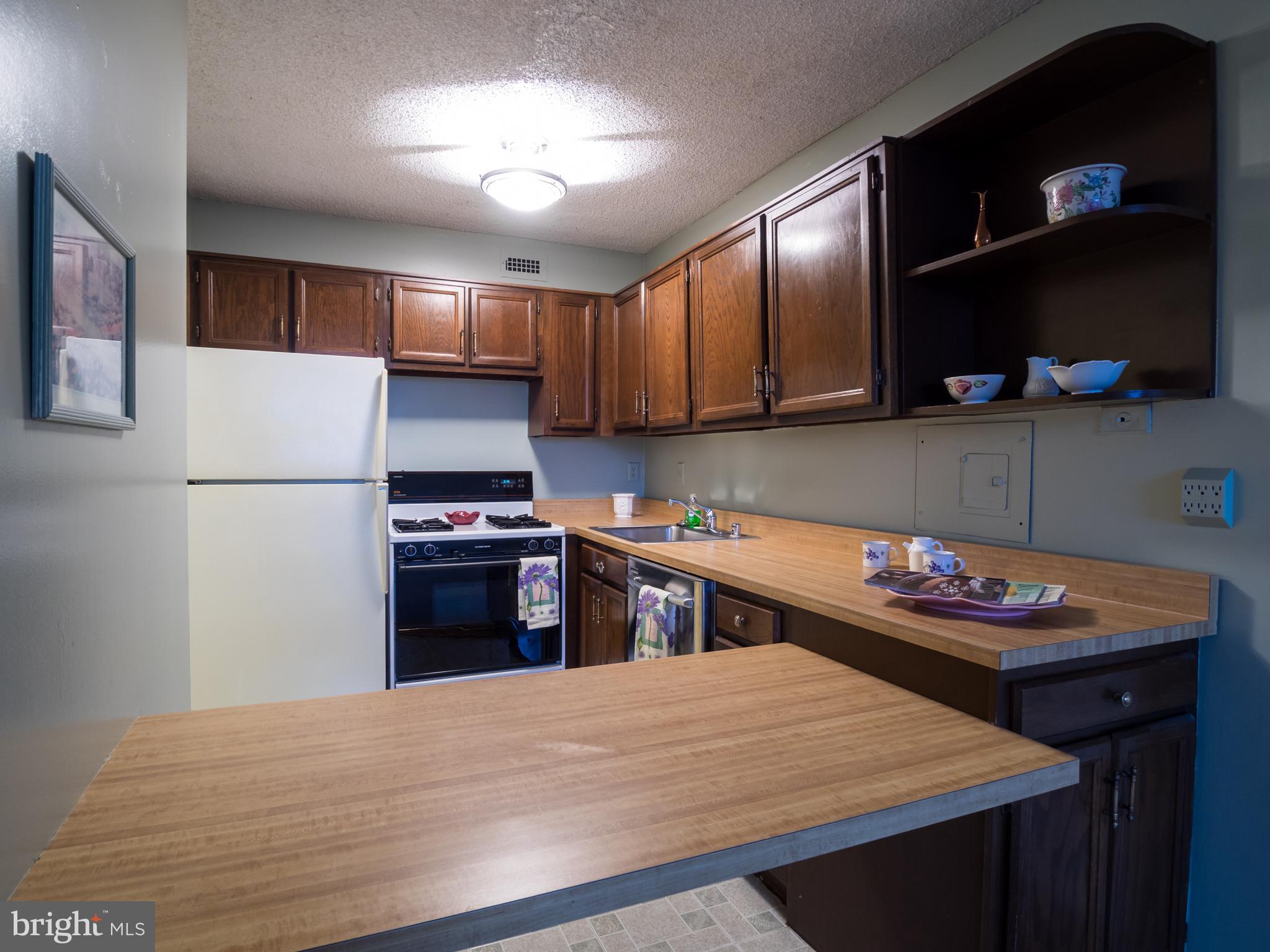 PROMENADE TOWERS - Residential