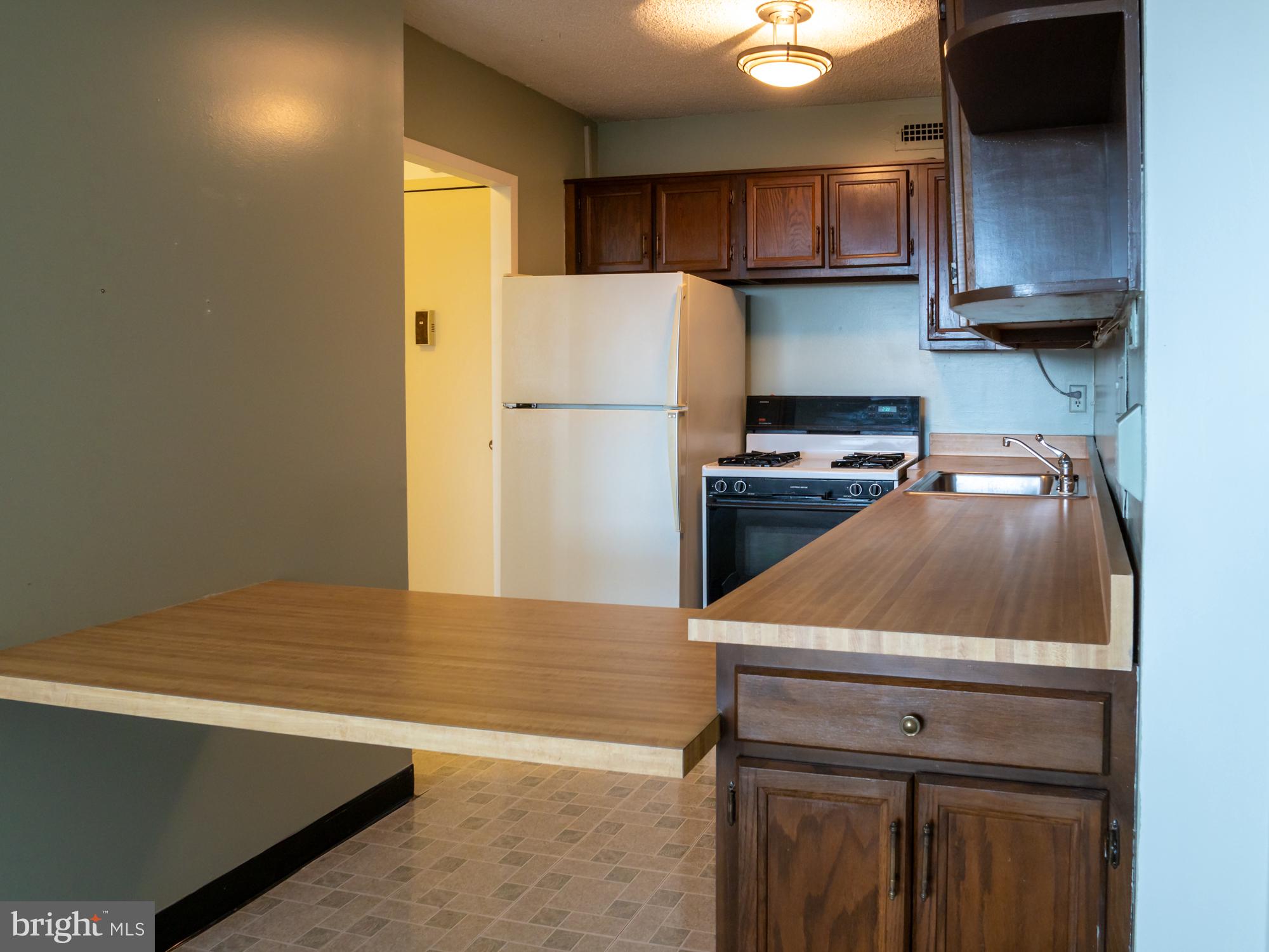 PROMENADE TOWERS - Residential