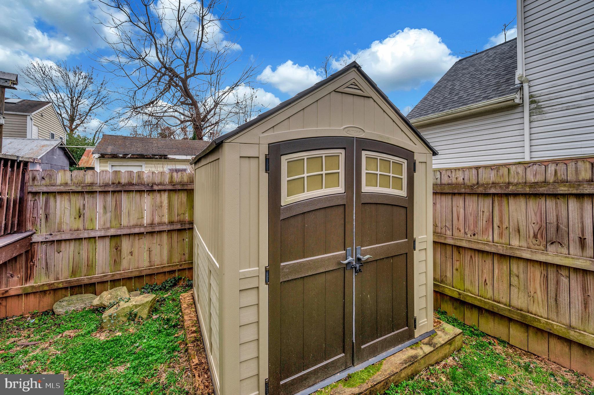 THE QUARTERS - Residential