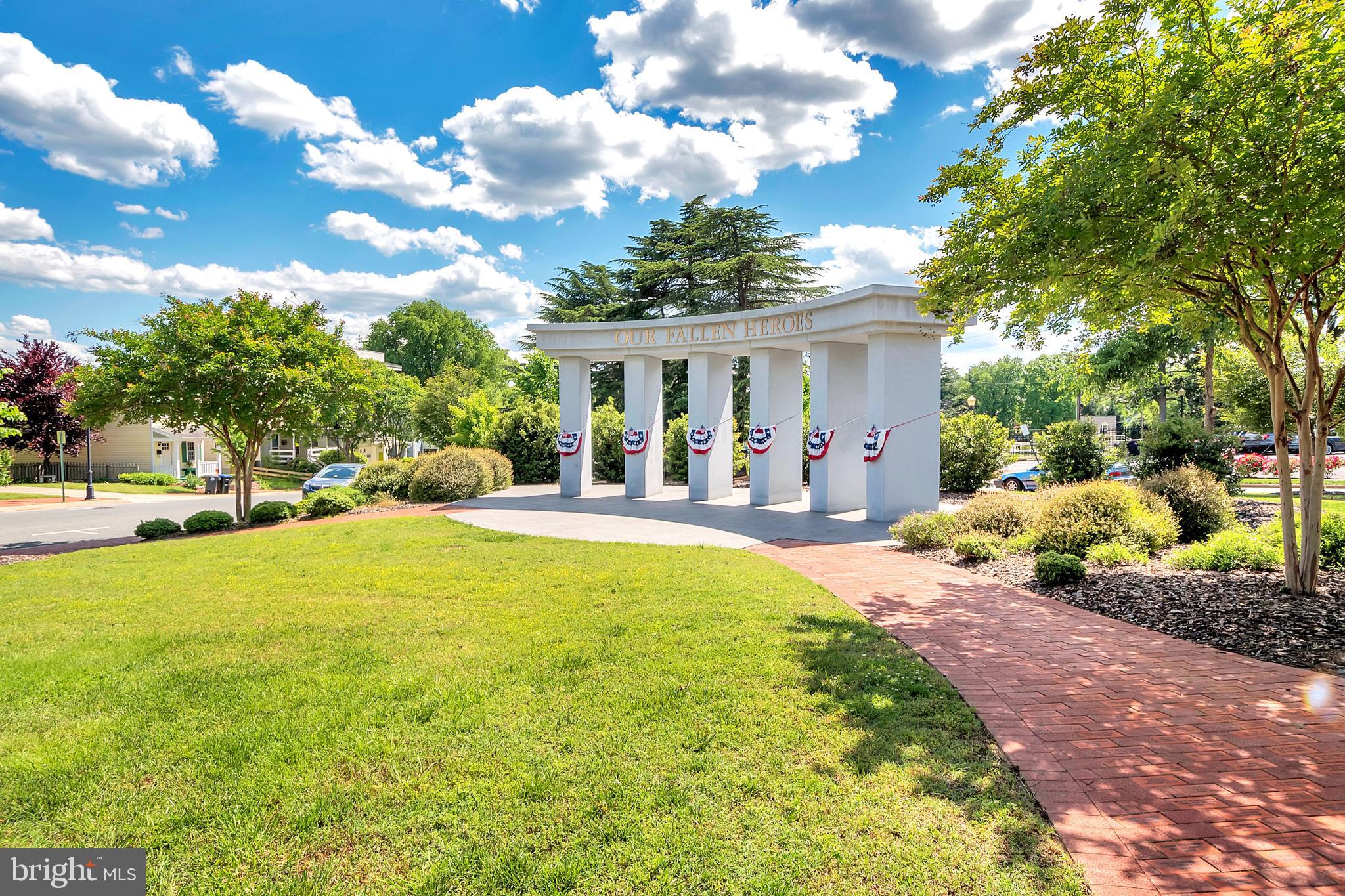 THE QUARTERS - Residential