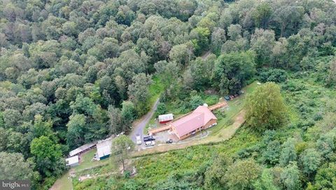 Homes For Sale - 855 Lincoln Highway Hwy<br/> Bedford County, SCHELLSBURG, PA 15559