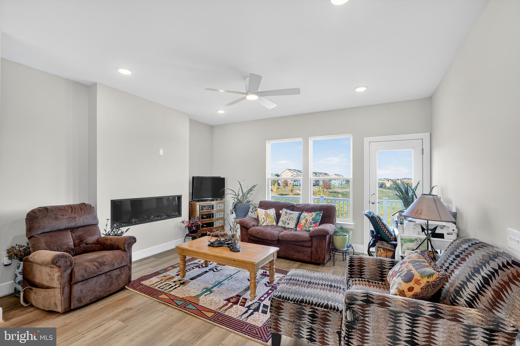 POTOMAC SHORES - Residential