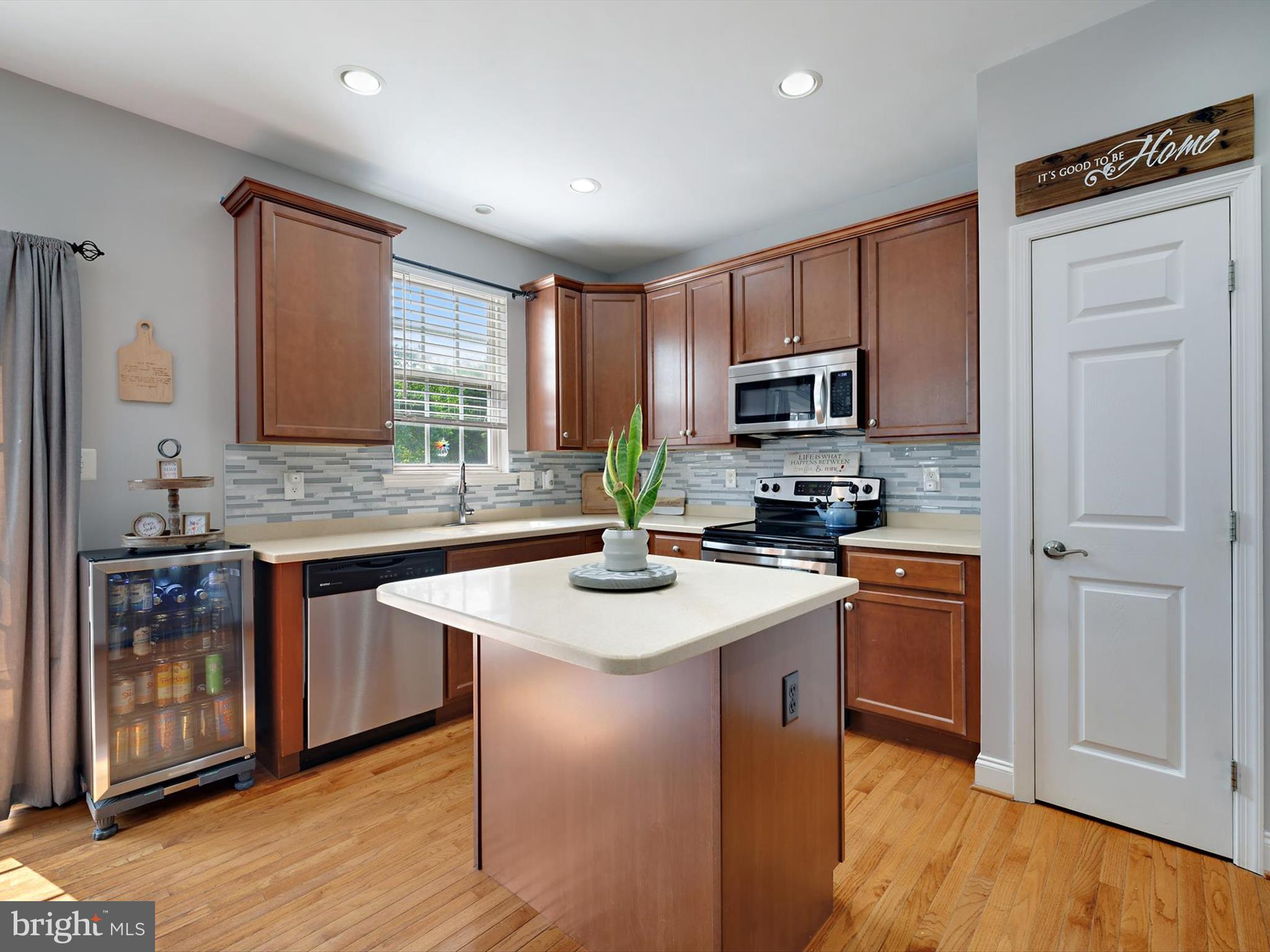 BRIDGEWATER AT CARVEL BEACH - Residential