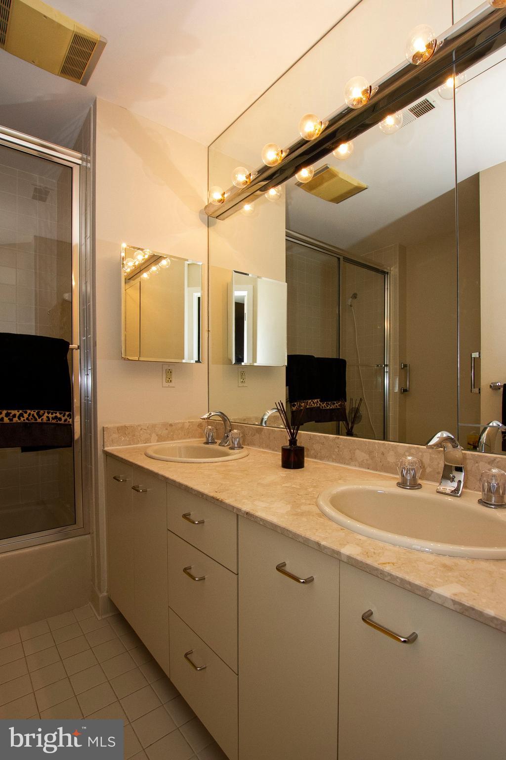 PAVILION IN THE PARK - Residential