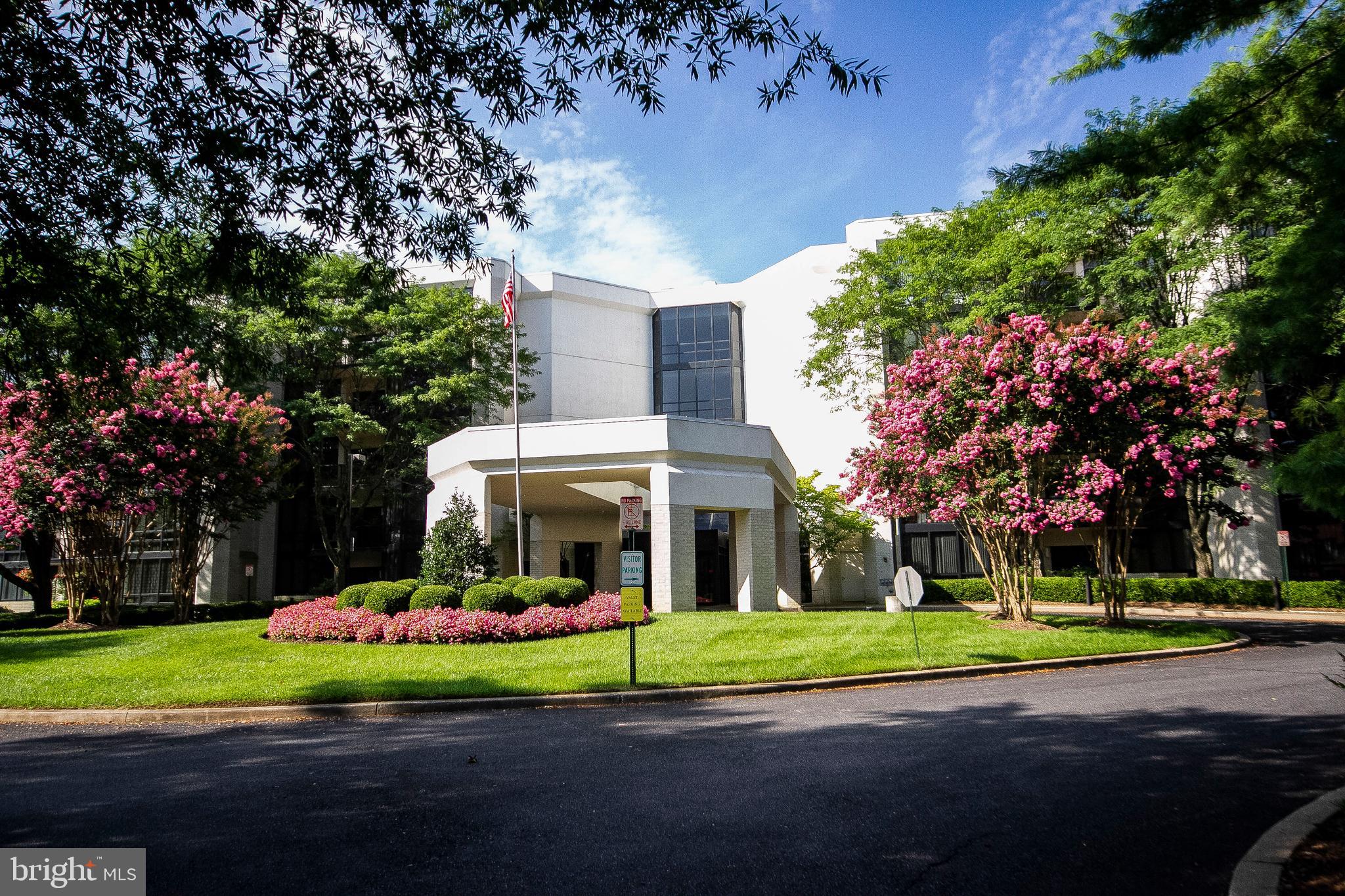 PAVILION IN THE PARK - Residential