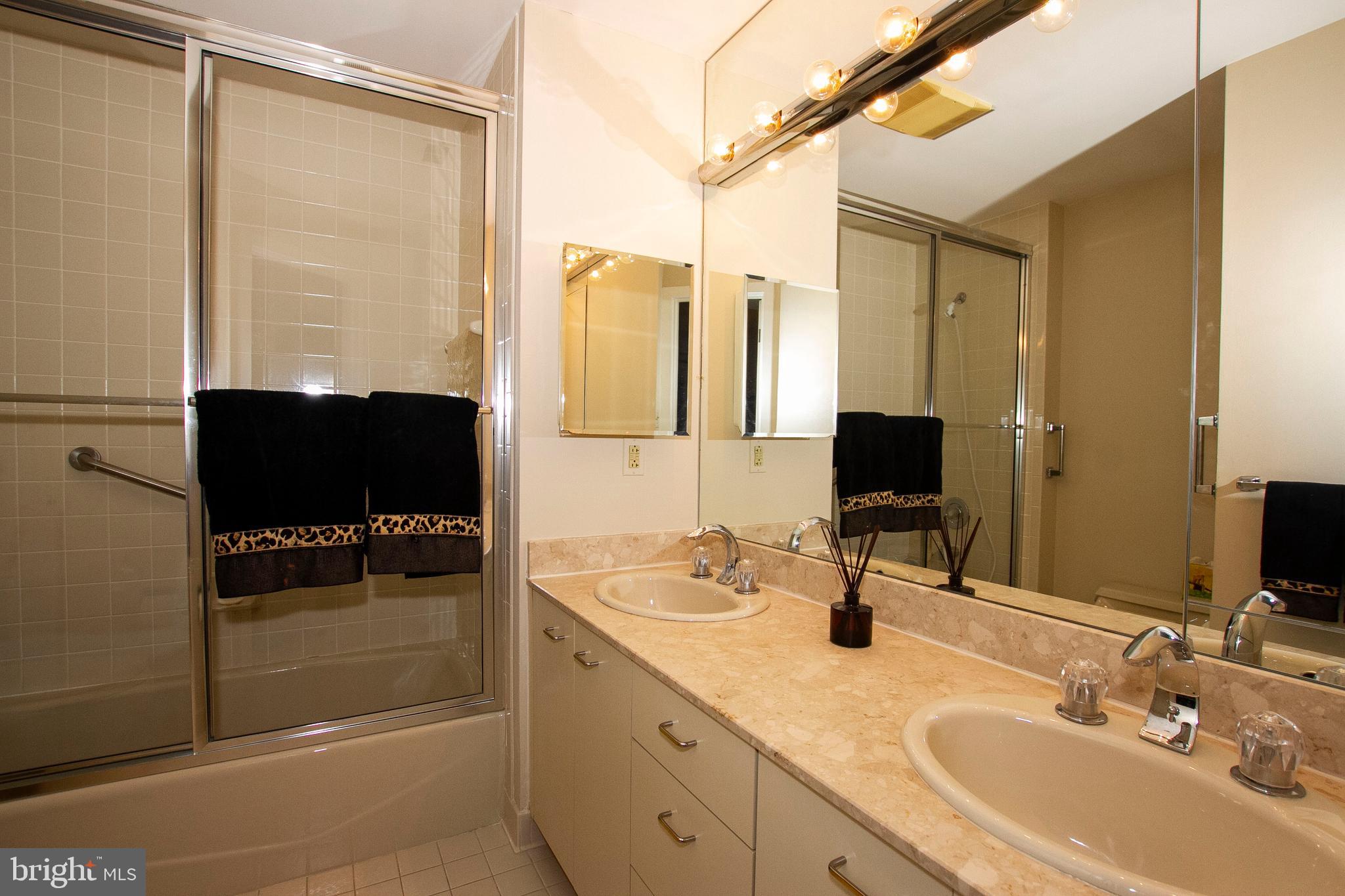 PAVILION IN THE PARK - Residential