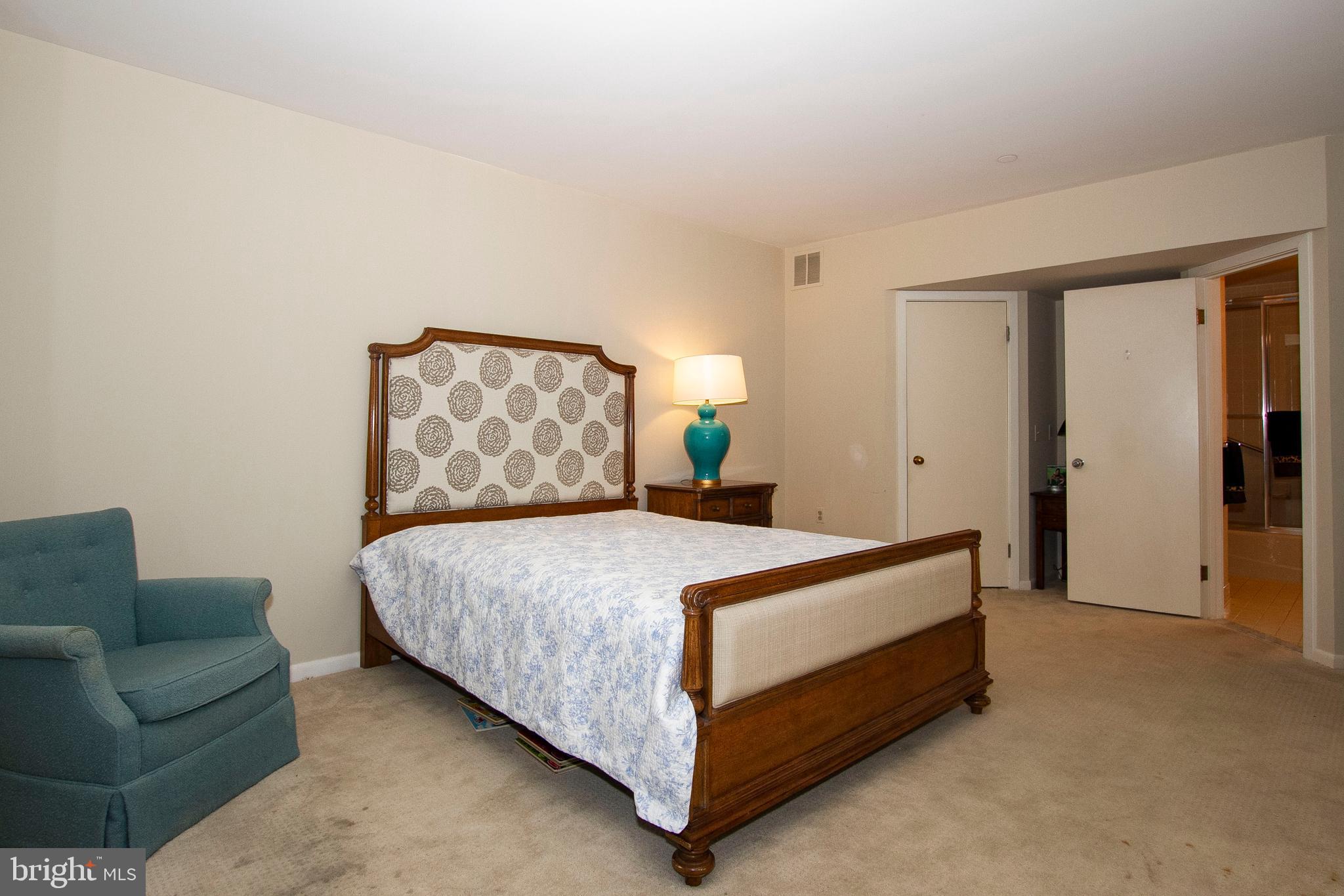 PAVILION IN THE PARK - Residential