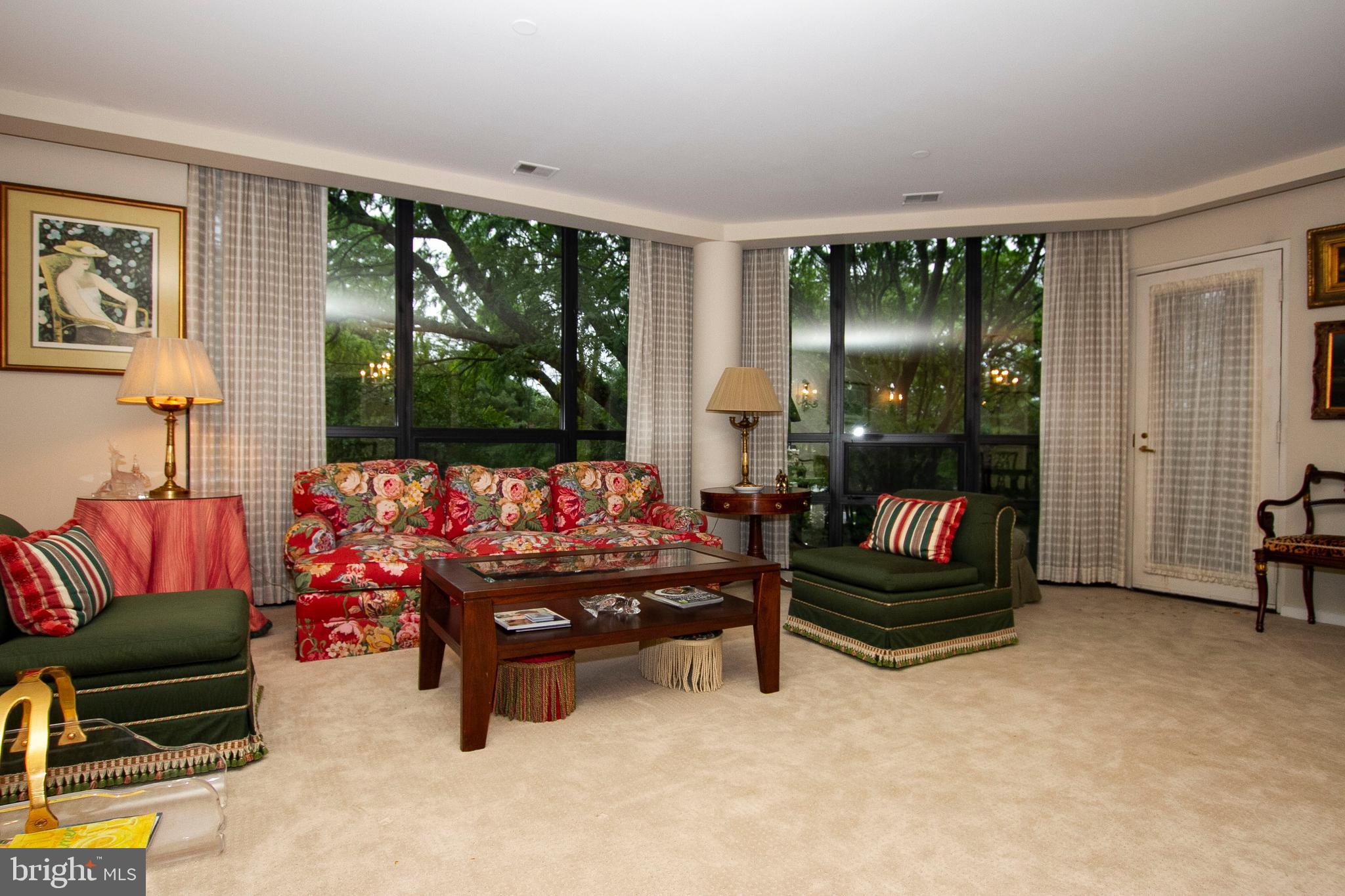 PAVILION IN THE PARK - Residential