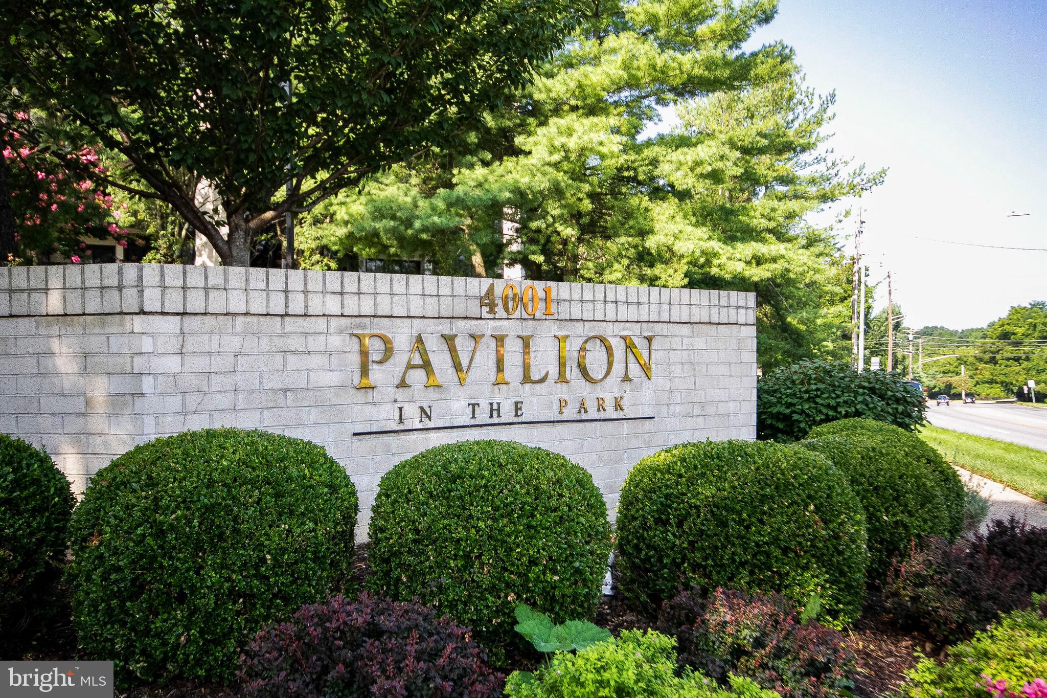 PAVILION IN THE PARK - Residential