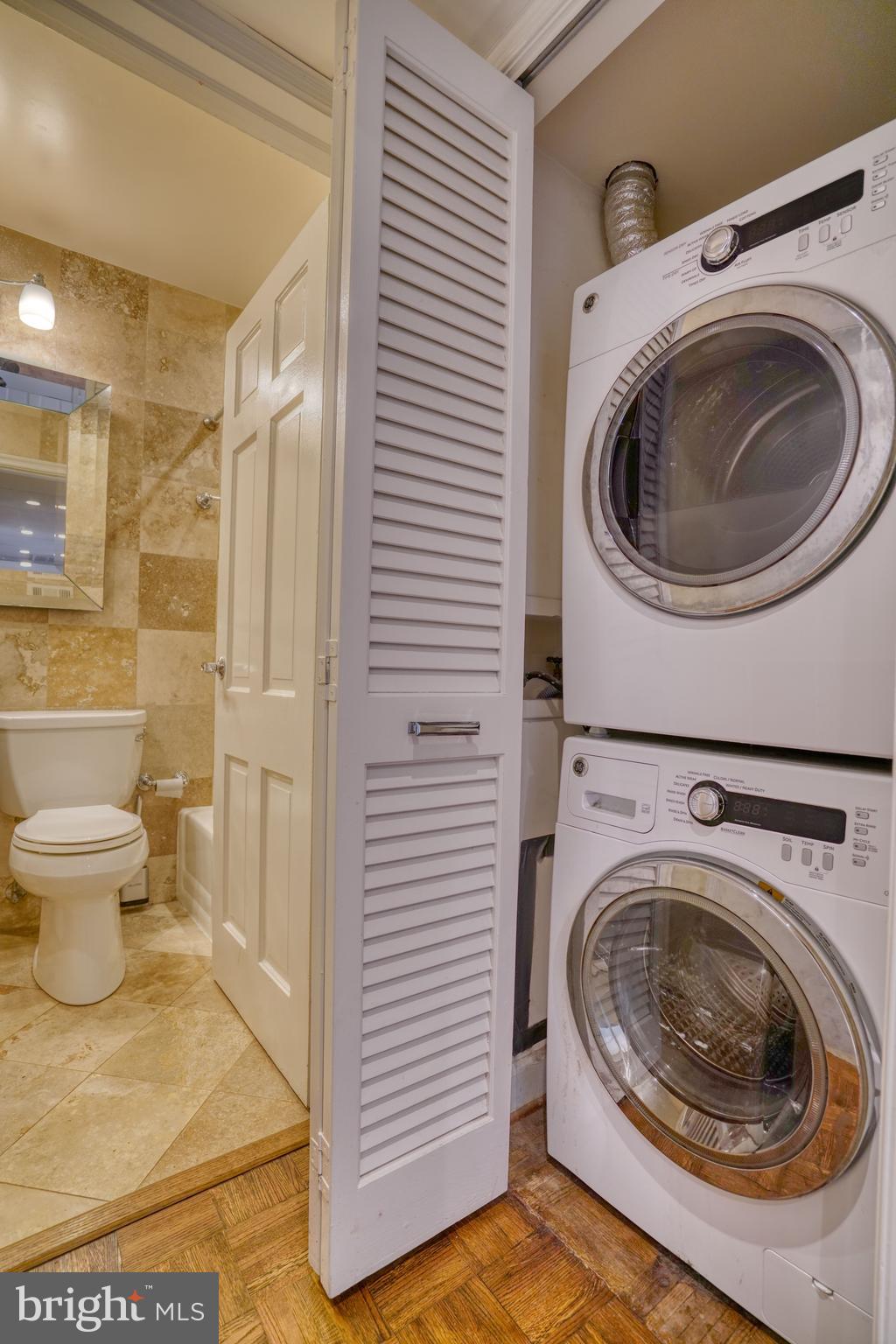 CANAL PLACE - Residential Lease