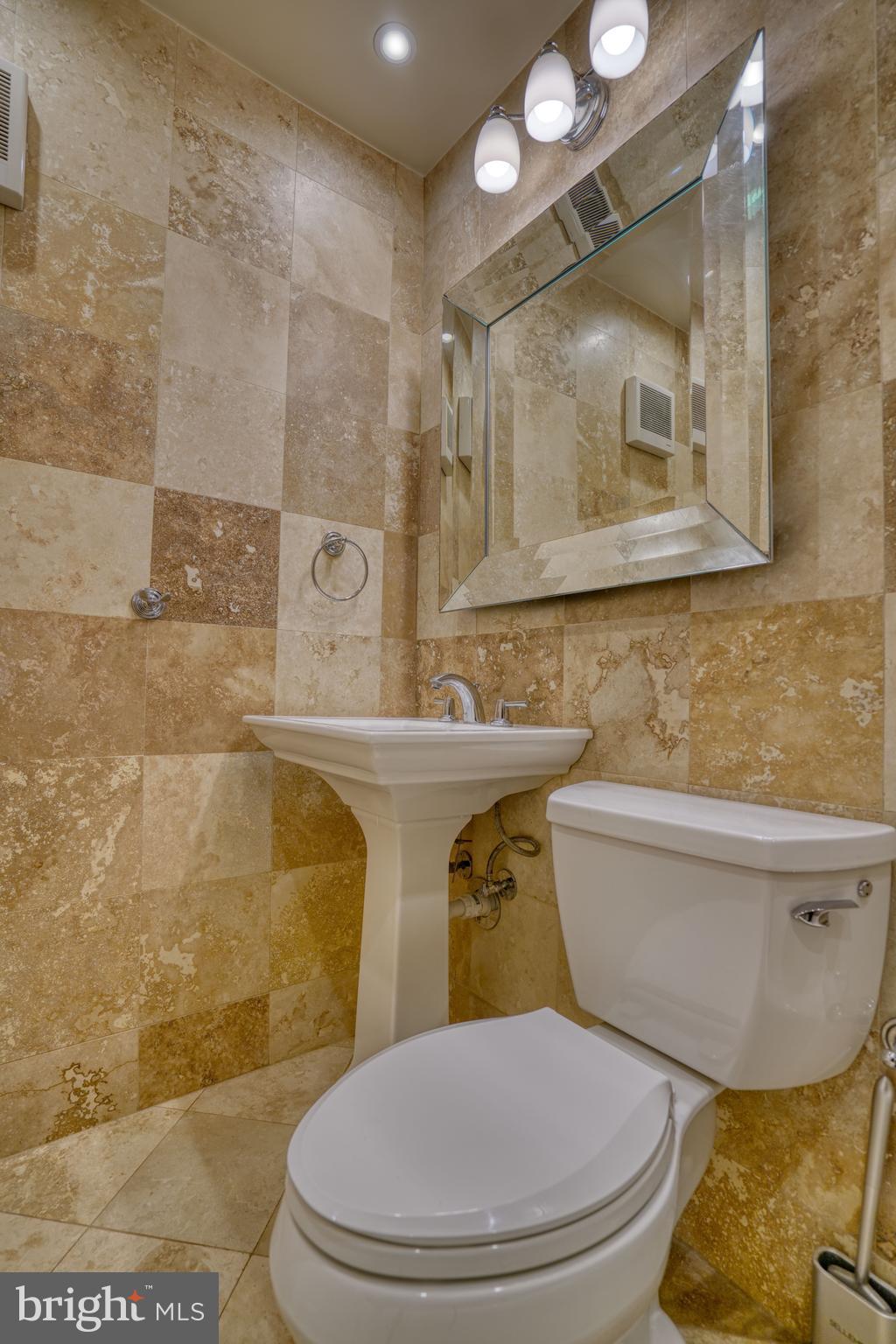 CANAL PLACE - Residential Lease