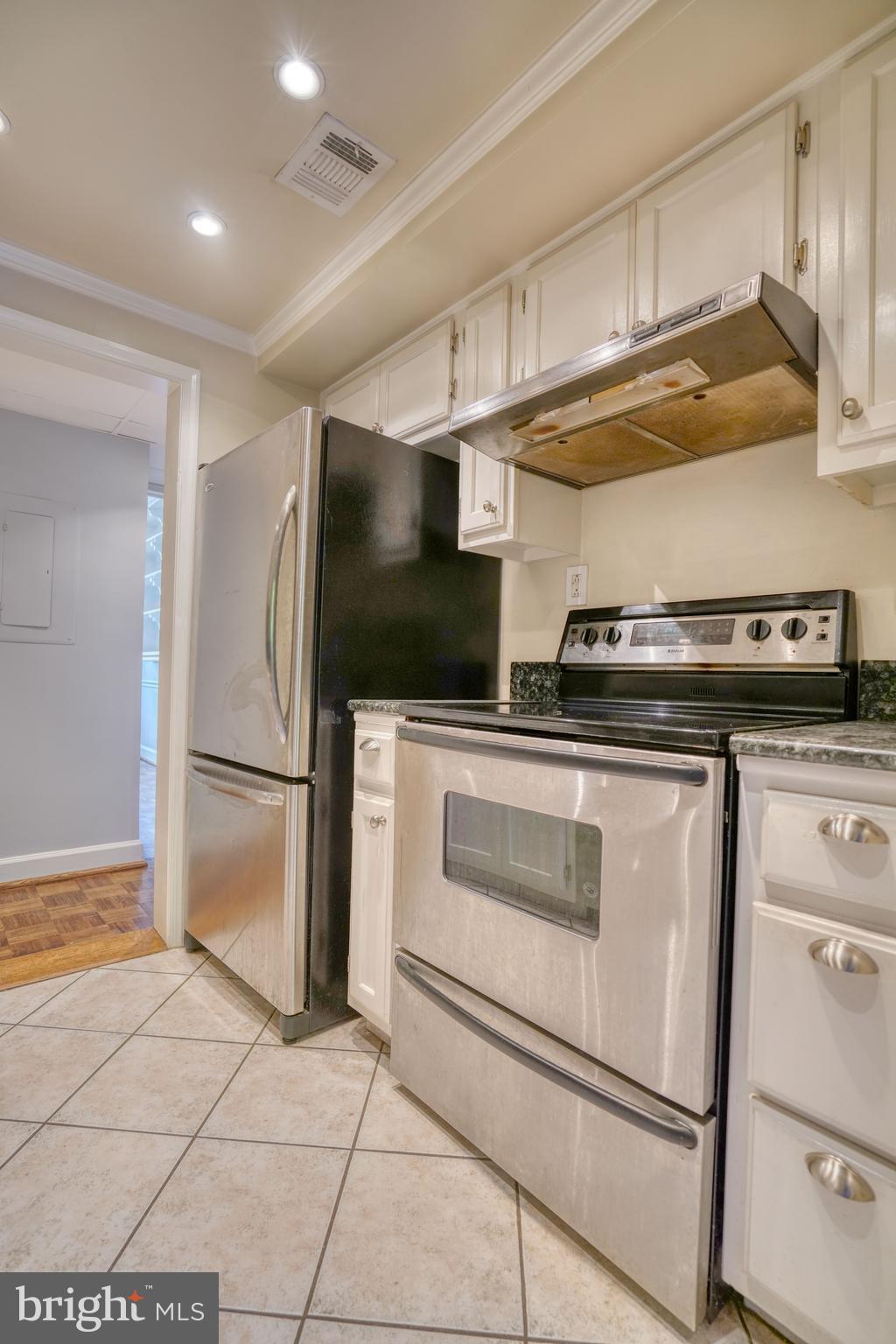 CANAL PLACE - Residential Lease