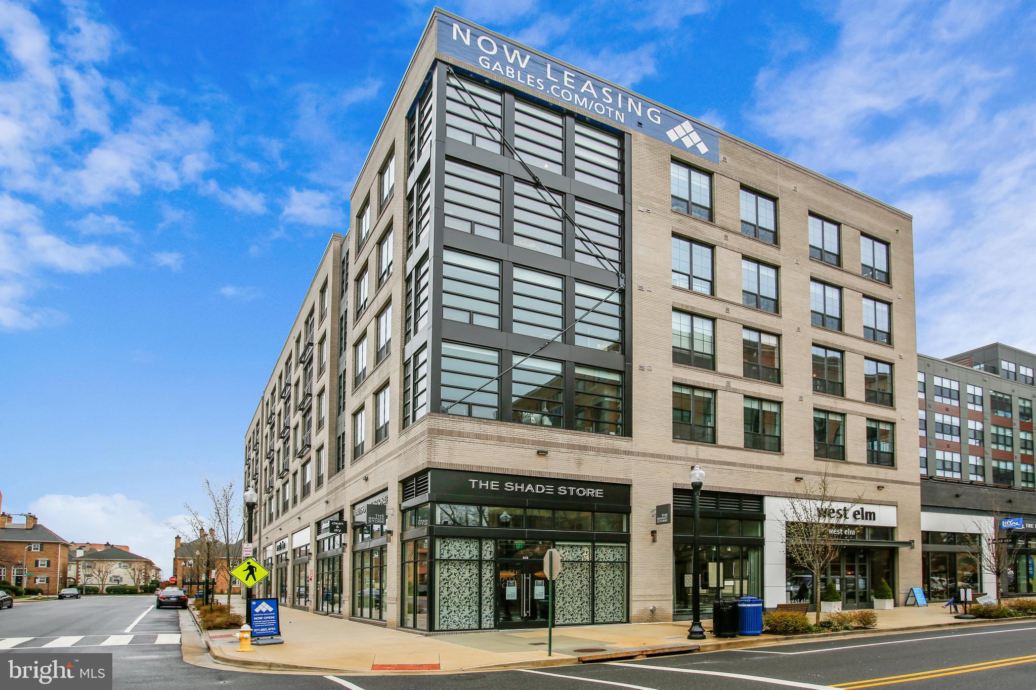 CANAL PLACE - Residential Lease