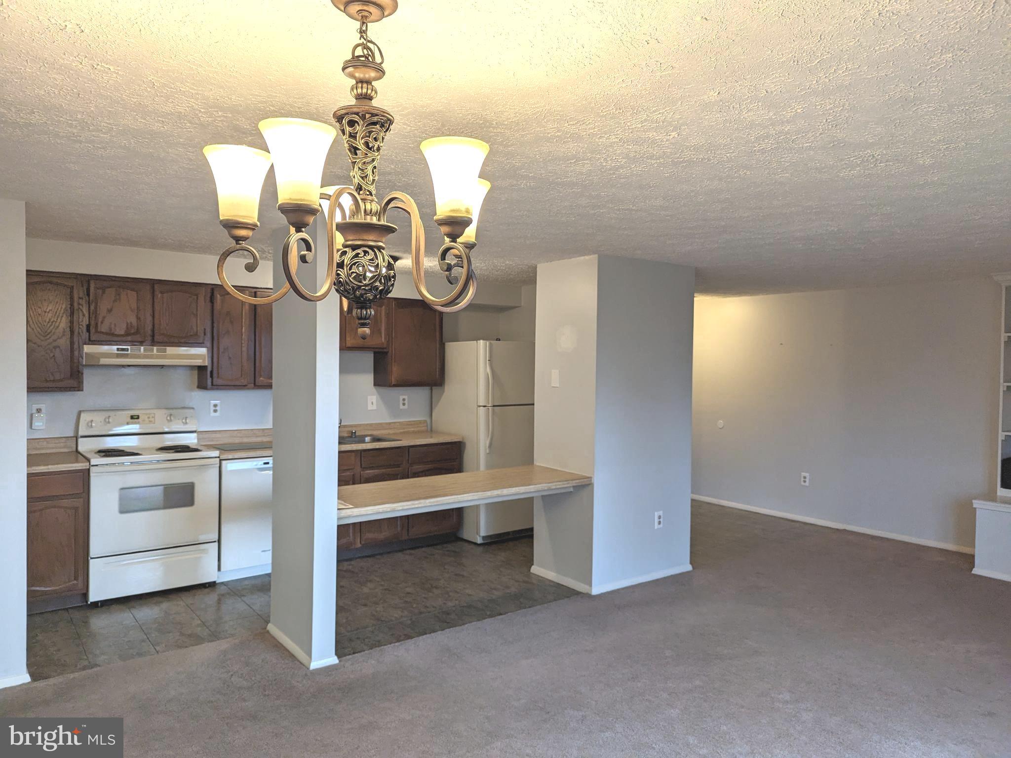 AMBERTOWNE - Residential Lease