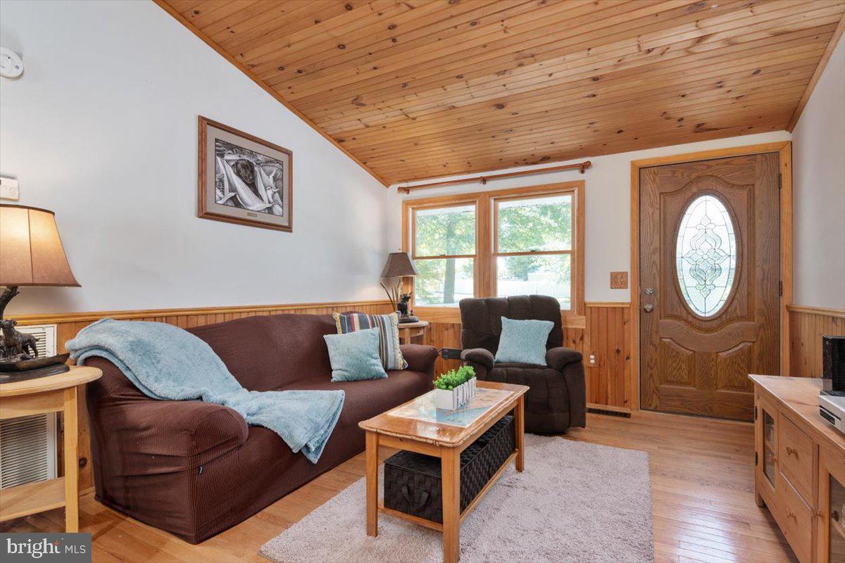 CHESTER HARBOR - Residential