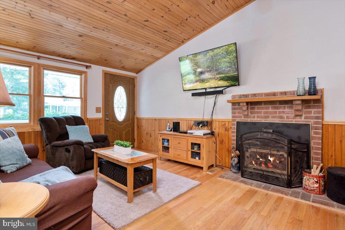 CHESTER HARBOR - Residential