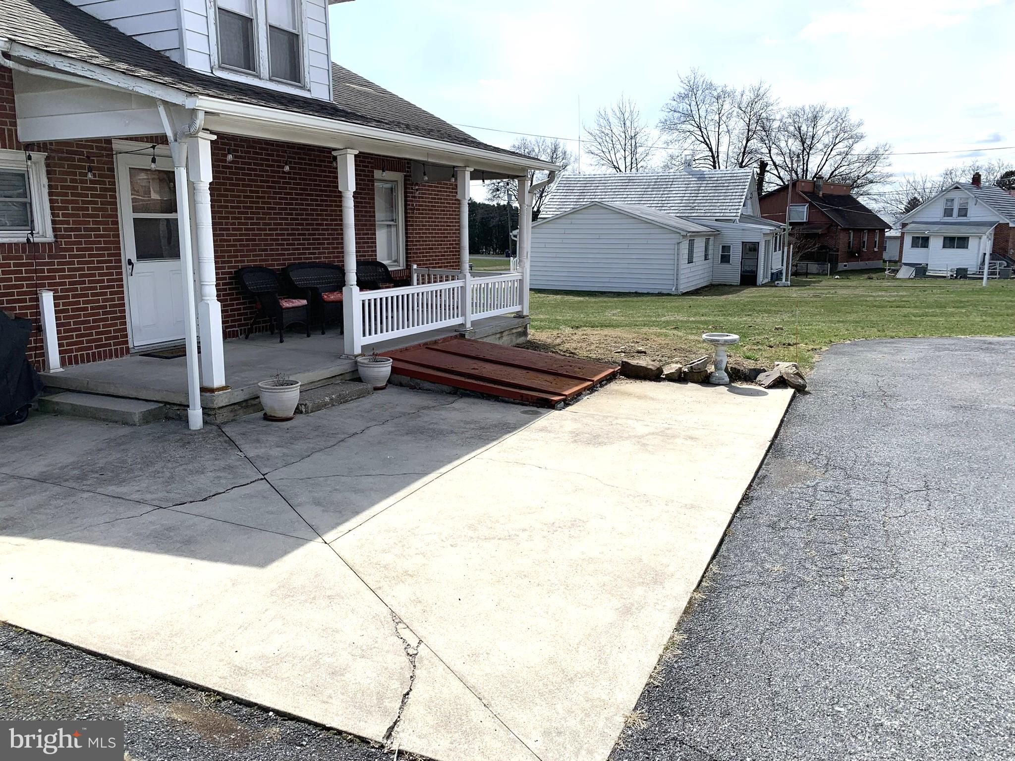 EDENBURG MANOR - Residential