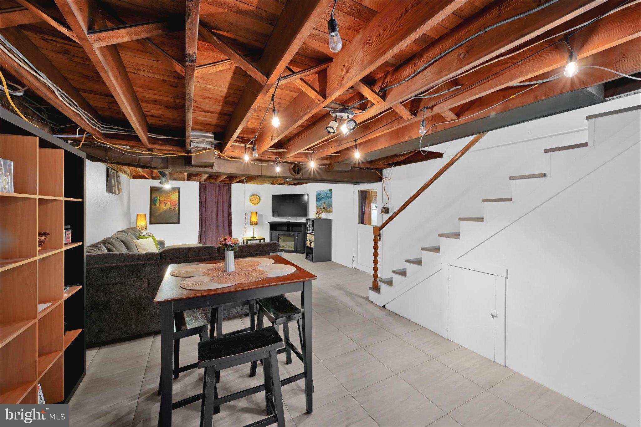 EDENBURG MANOR - Residential